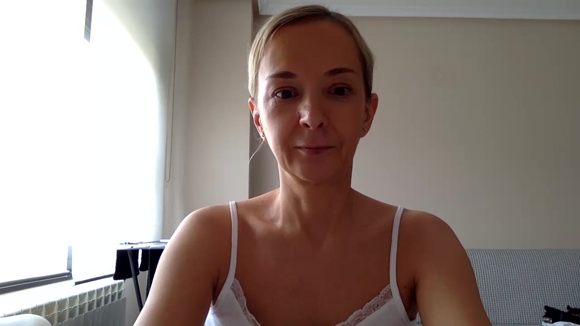 Gallery image thumbnail from Aimee_Angel's myfreecams stream on, 06/18/2024, 14:03 image 9 of 20