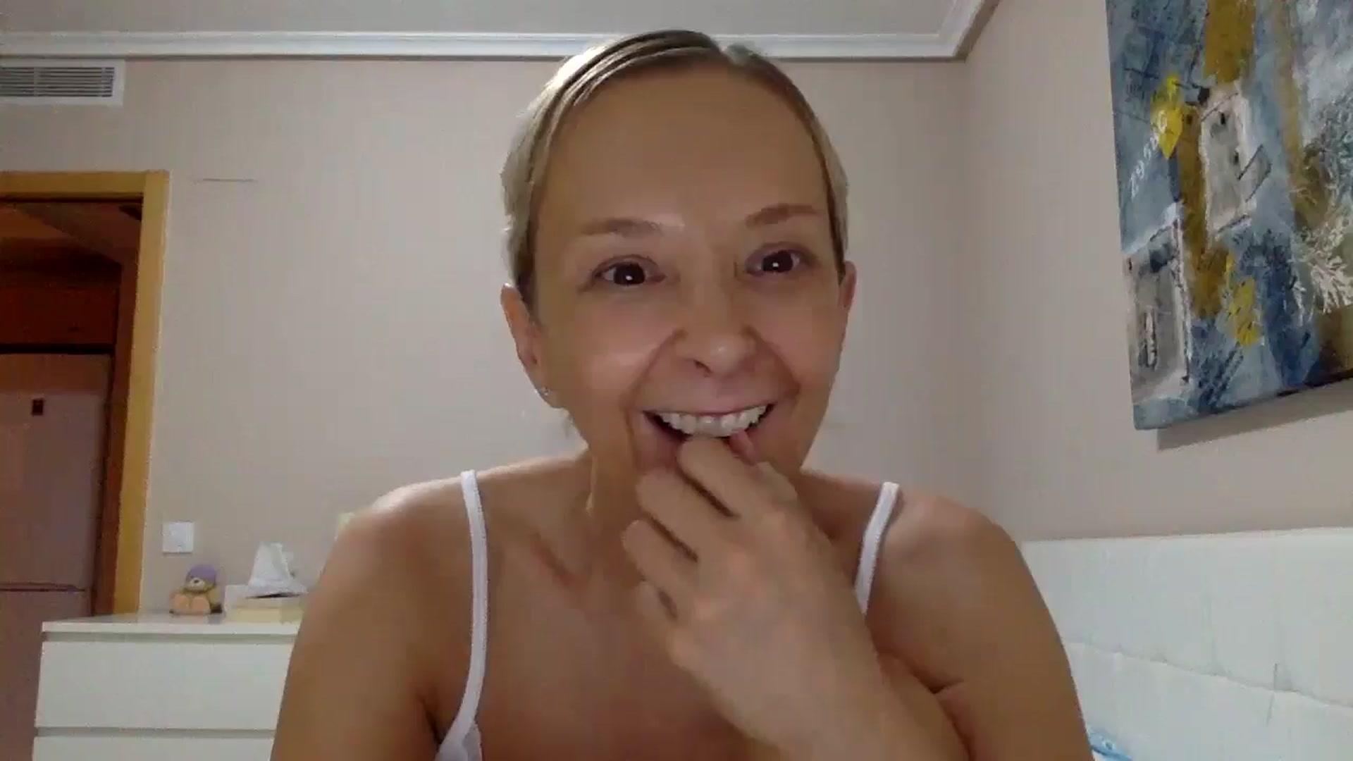 Gallery image thumbnail from Aimee_Angel's myfreecams stream on, 06/26/2024, 20:05 image 1 of 20