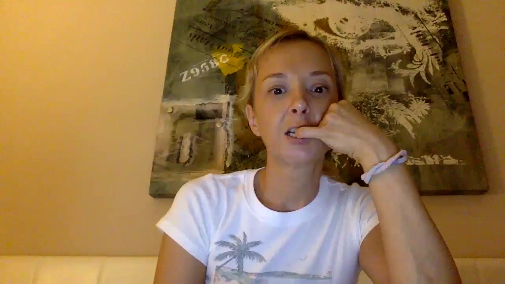 Gallery image thumbnail from Aimee_Angel's myfreecams stream on, 06/30/2024, 21:02 image 15 of 20