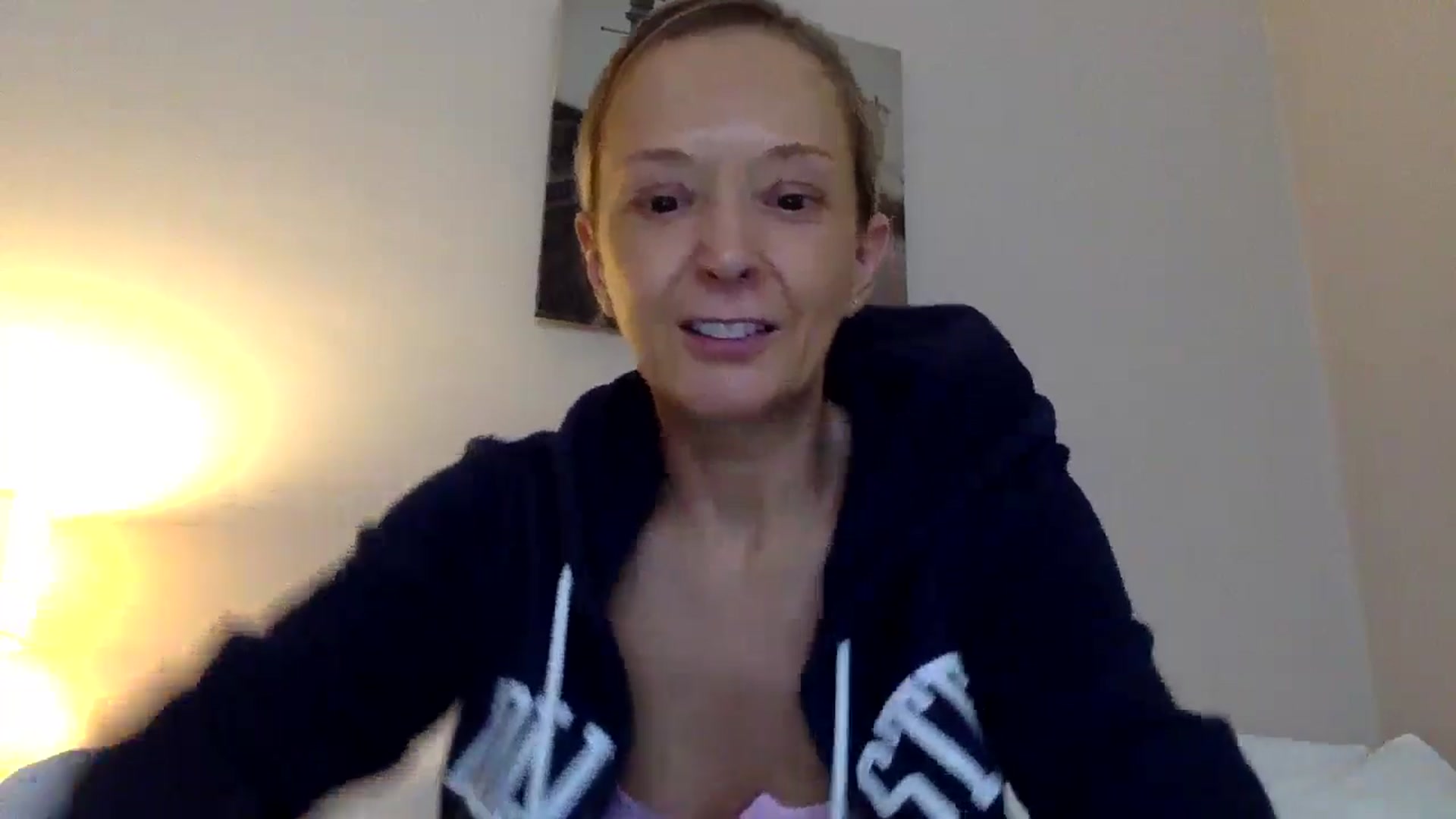 Gallery image thumbnail from Aimee_Angel's myfreecams stream on, 07/07/2024, 16:20 image 10 of 20
