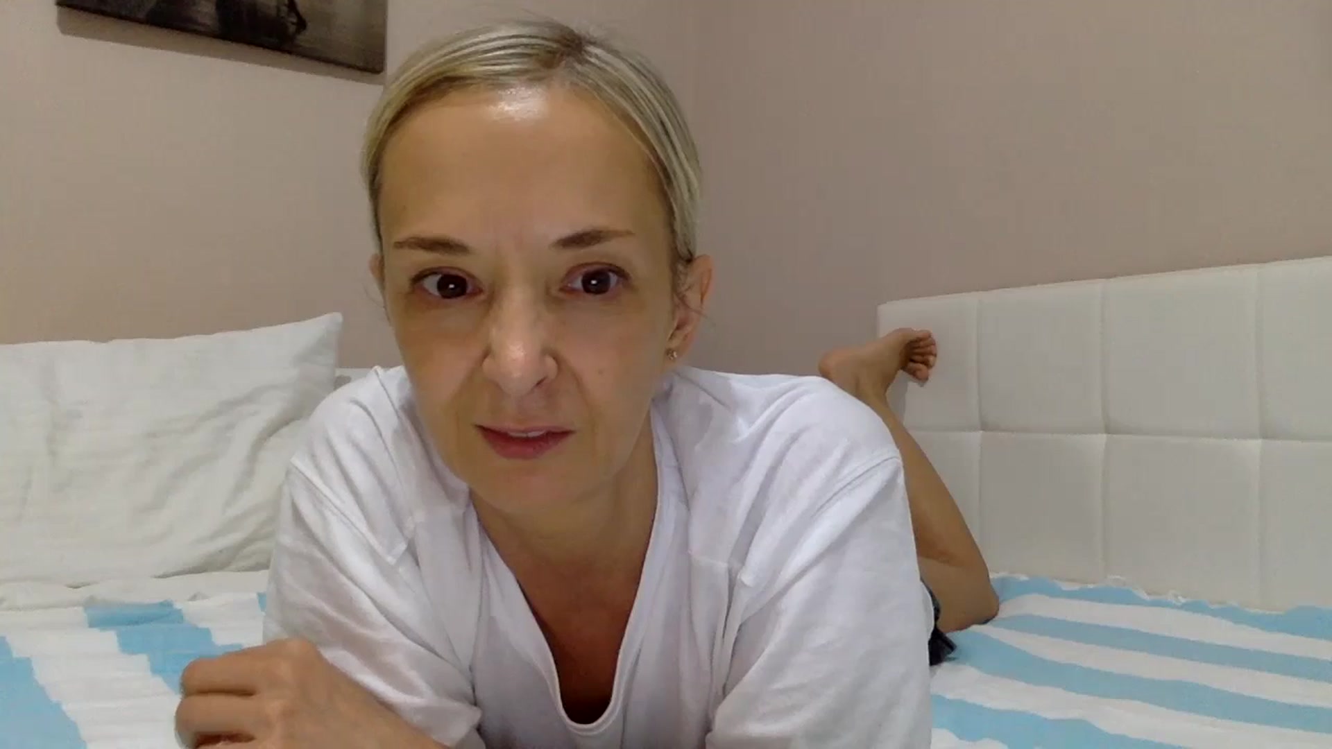 Gallery image thumbnail from Aimee_Angel's myfreecams stream on, 07/16/2024, 21:38 image 17 of 20