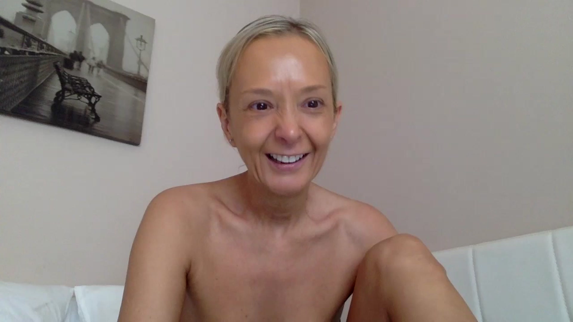 Gallery image thumbnail from Aimee_Angel's myfreecams stream on, 07/20/2024, 12:56 image 5 of 20