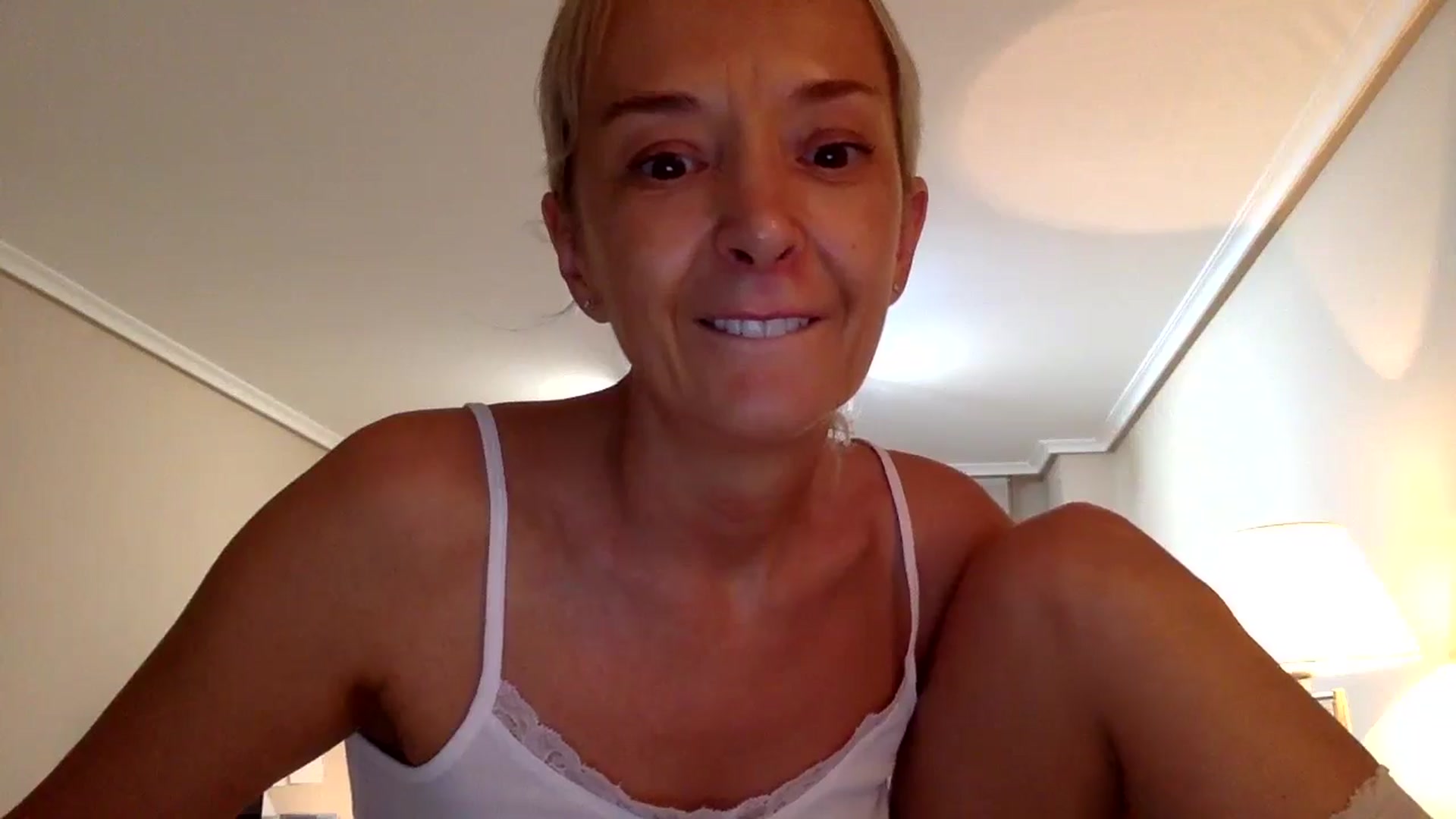 Gallery image thumbnail from Aimee_Angel's myfreecams stream on, 07/22/2024, 21:31 image 4 of 20