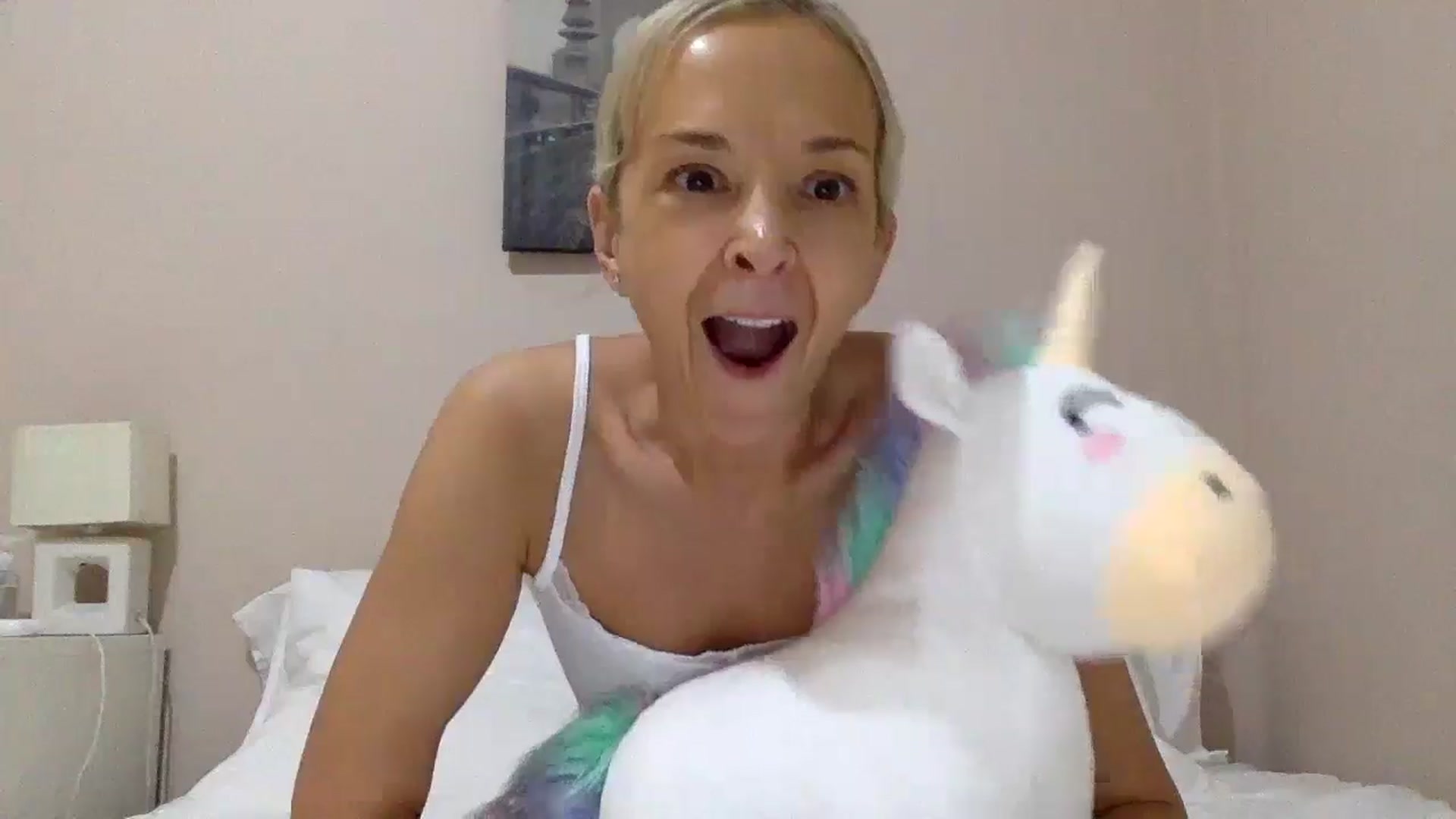 Gallery image thumbnail from Aimee_Angel's myfreecams stream on, 07/22/2024, 21:31 image 14 of 20