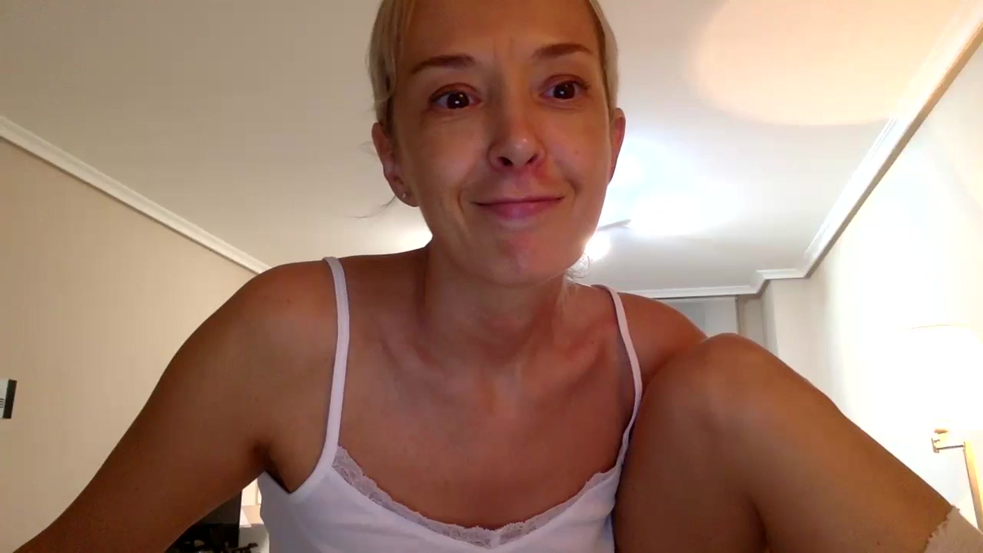 Gallery image thumbnail from Aimee_Angel's myfreecams stream on, 07/22/2024, 21:31 image 2 of 20