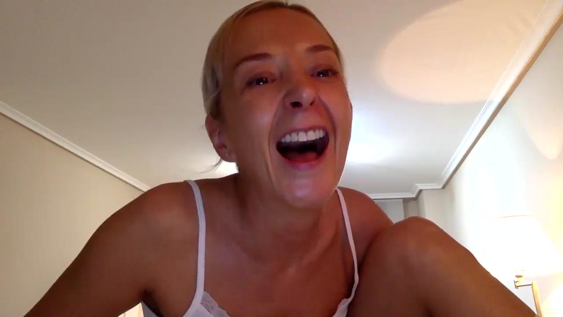 Gallery image thumbnail from Aimee_Angel's myfreecams stream on, 07/22/2024, 21:31 image 3 of 20
