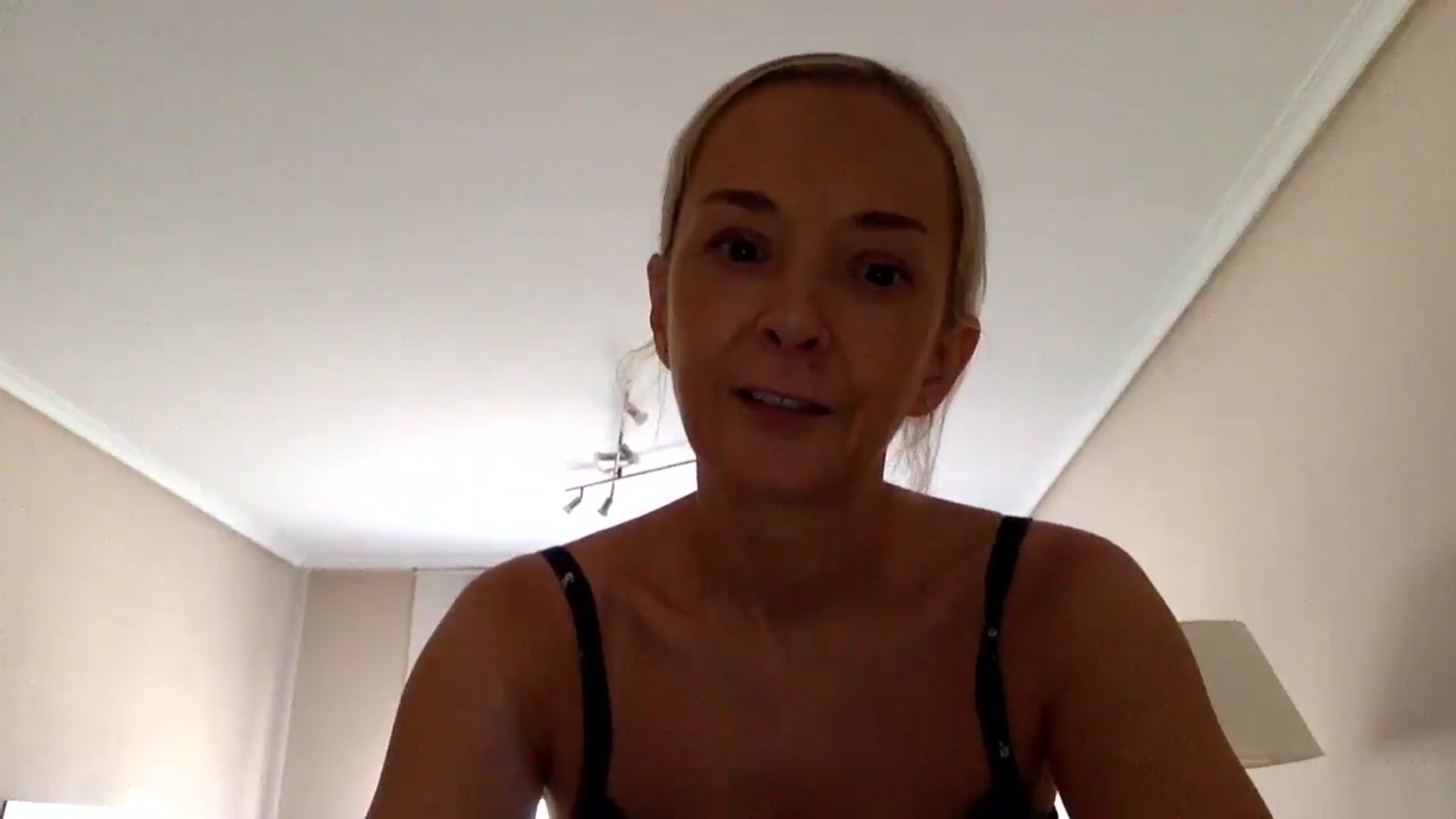 Gallery image thumbnail from Aimee_Angel's myfreecams stream on, 07/25/2024, 17:30 image 3 of 20