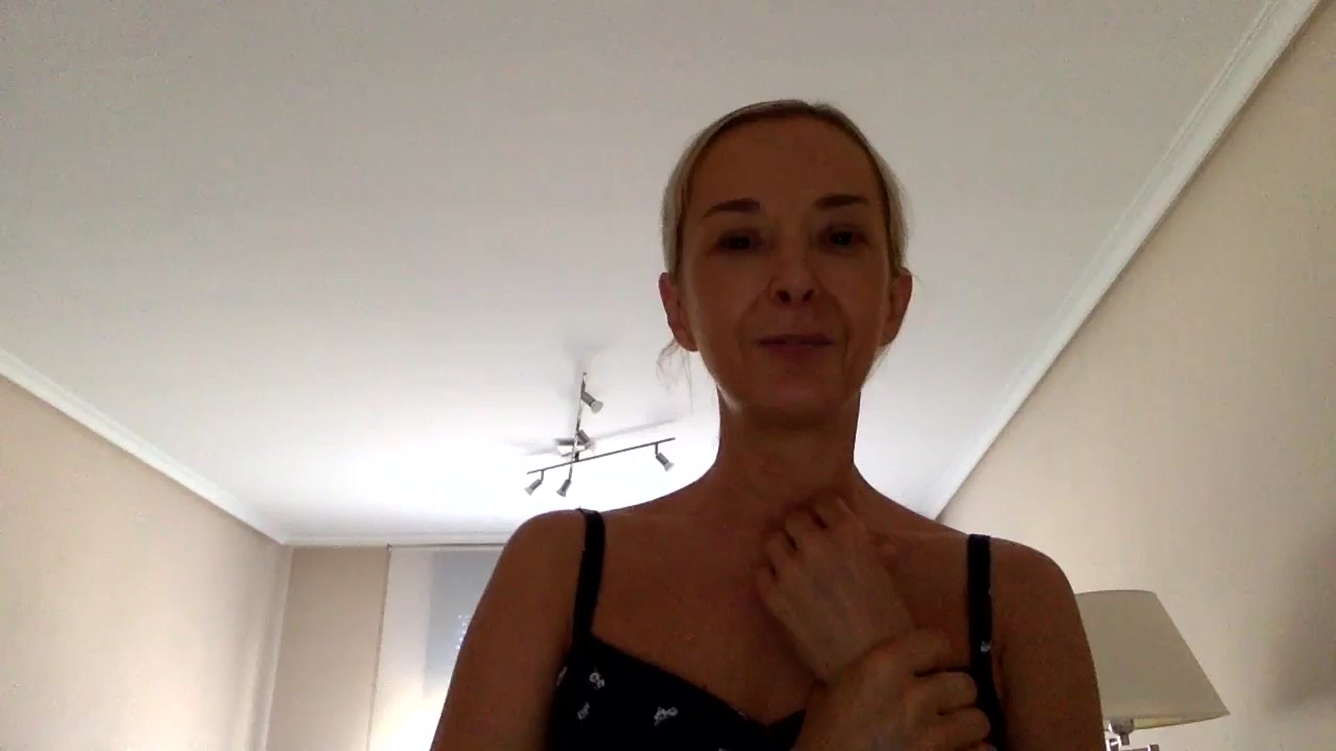 Gallery image thumbnail from Aimee_Angel's myfreecams stream on, 07/25/2024, 17:30 image 15 of 20
