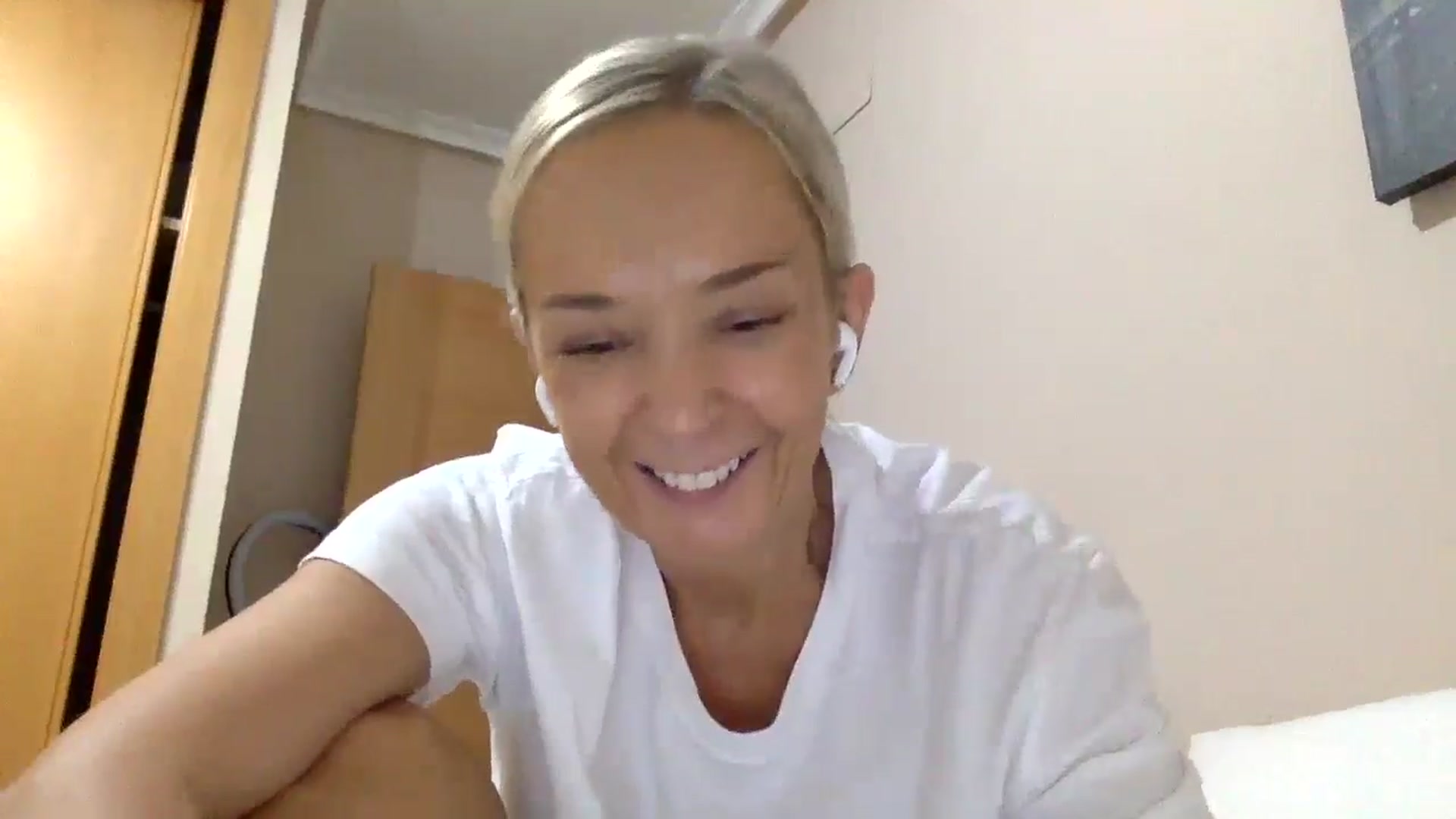 Gallery image thumbnail from Aimee_Angel's myfreecams stream on, 07/25/2024, 21:02 image 18 of 20