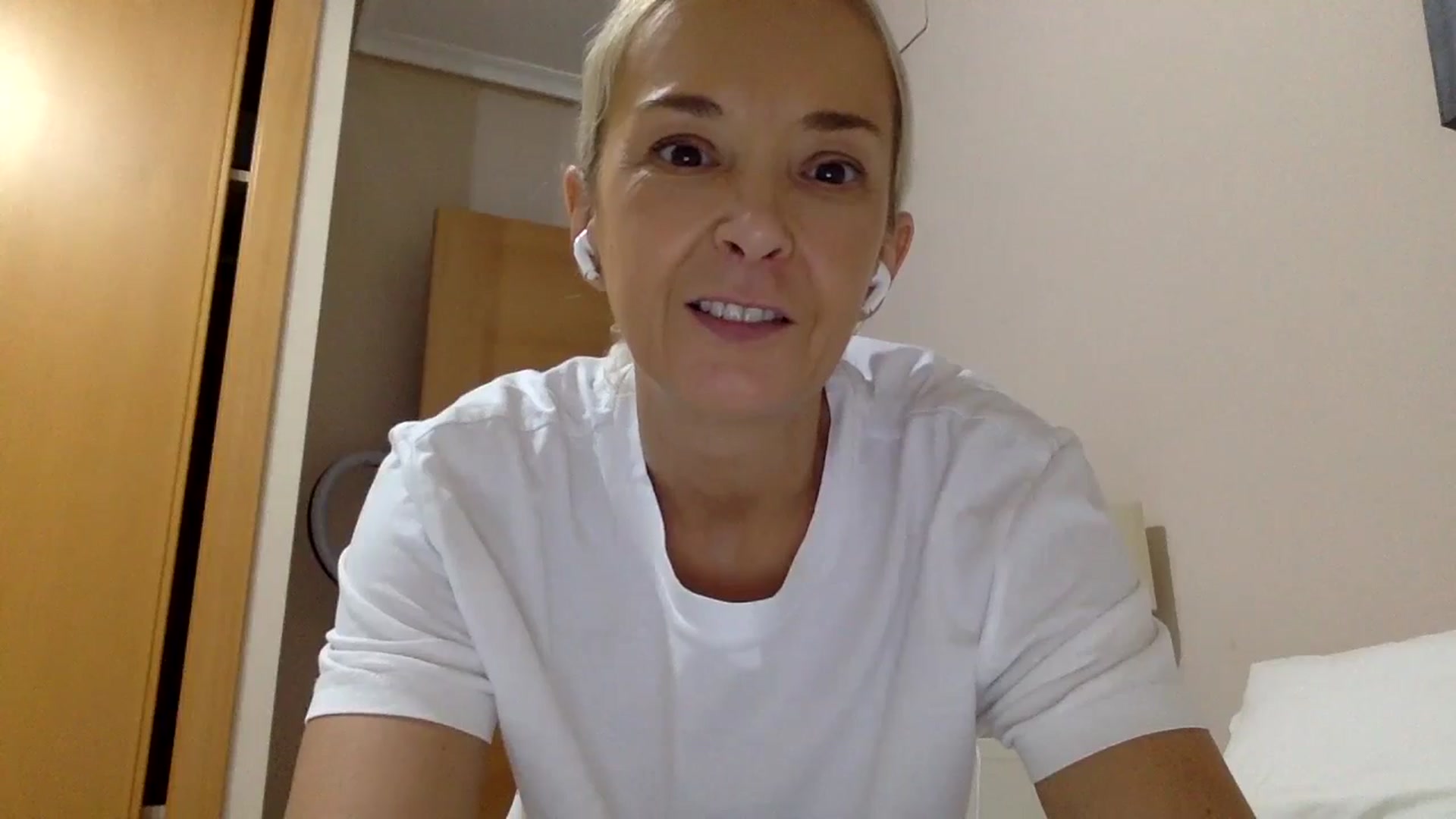 Gallery image thumbnail from Aimee_Angel's myfreecams stream on, 07/25/2024, 21:02 image 12 of 20