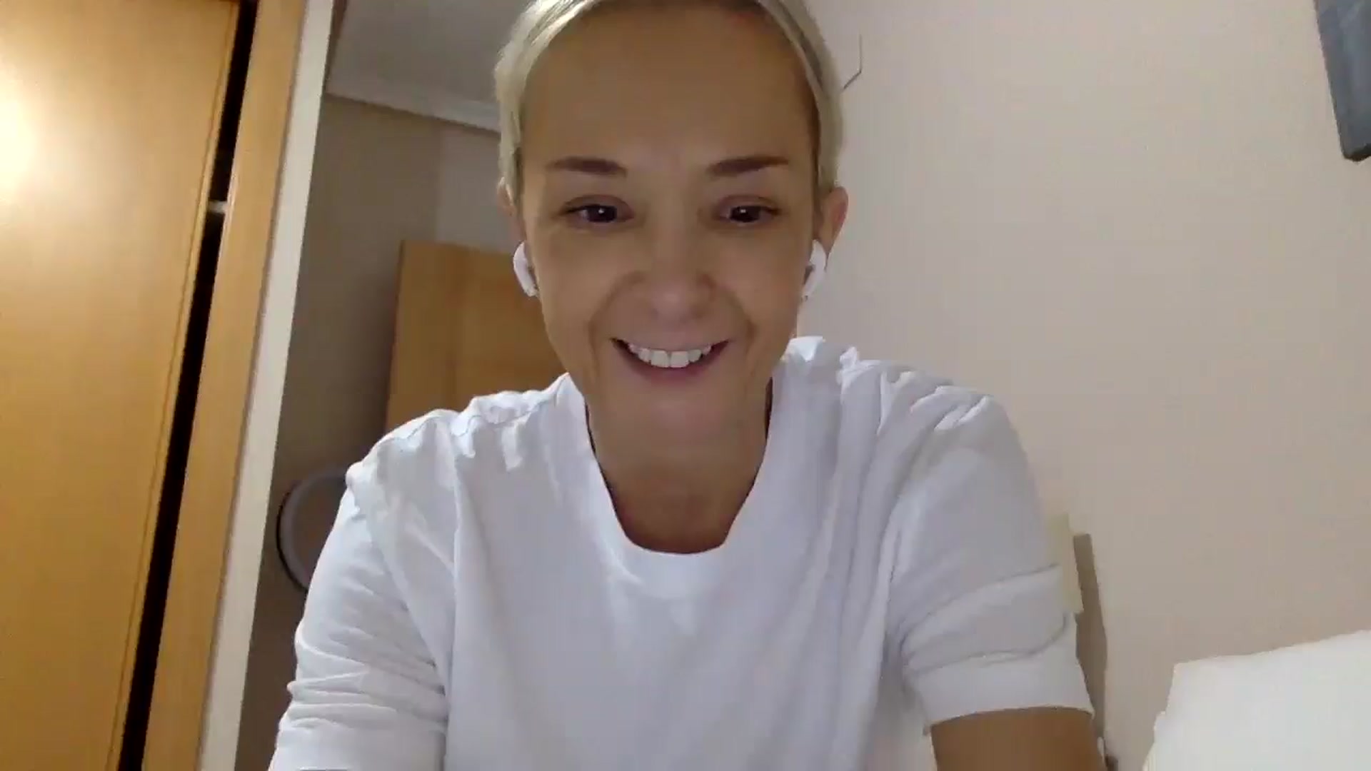 Gallery image thumbnail from Aimee_Angel's myfreecams stream on, 07/25/2024, 21:02 image 7 of 20