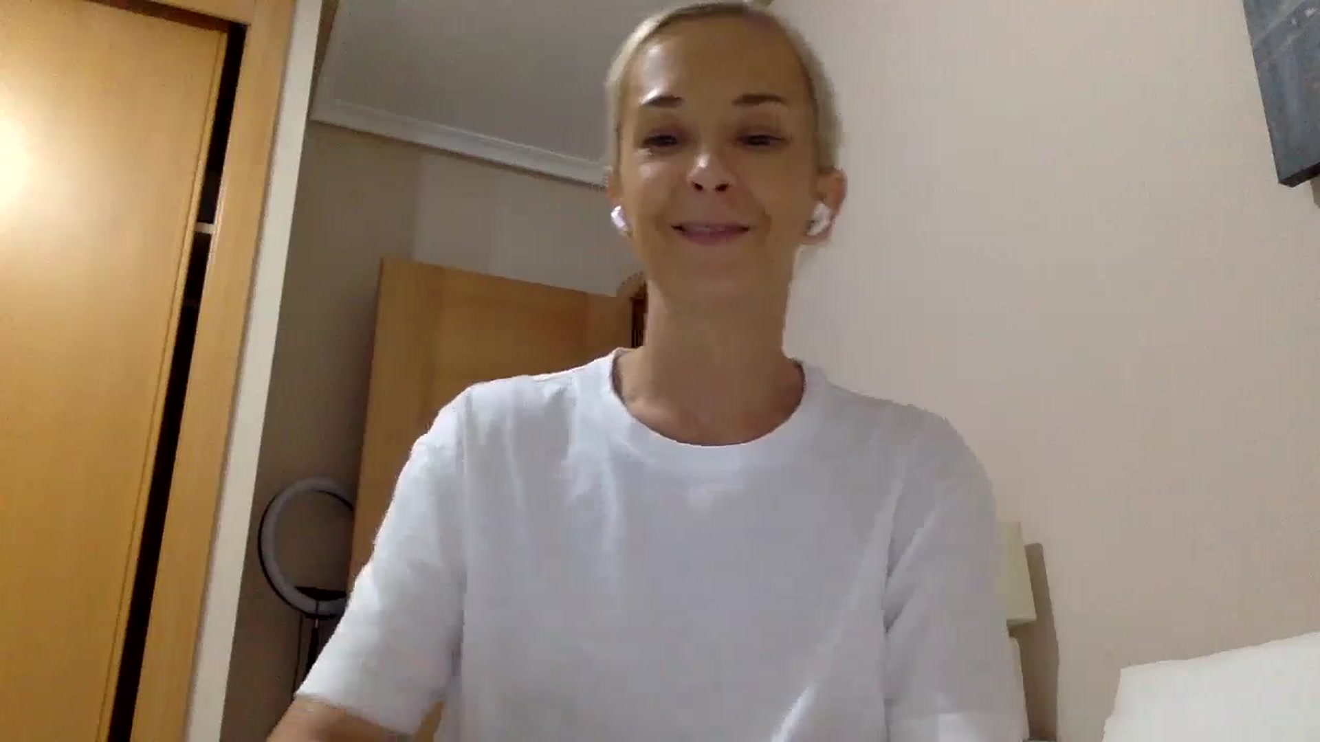 Gallery image thumbnail from Aimee_Angel's myfreecams stream on, 07/25/2024, 21:02 image 6 of 20