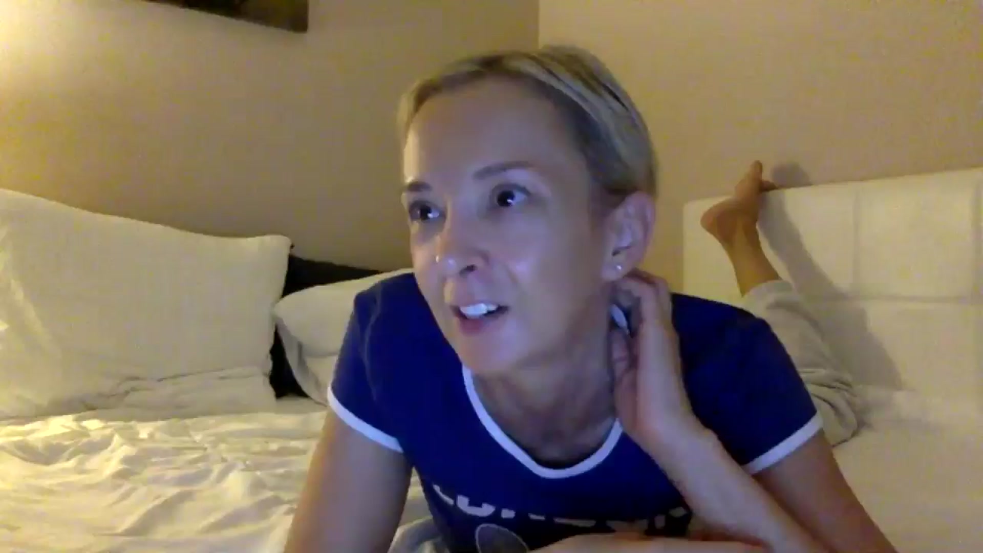 Gallery image thumbnail from Aimee_Angel's myfreecams stream on, 08/03/2024, 24:26 image 9 of 20