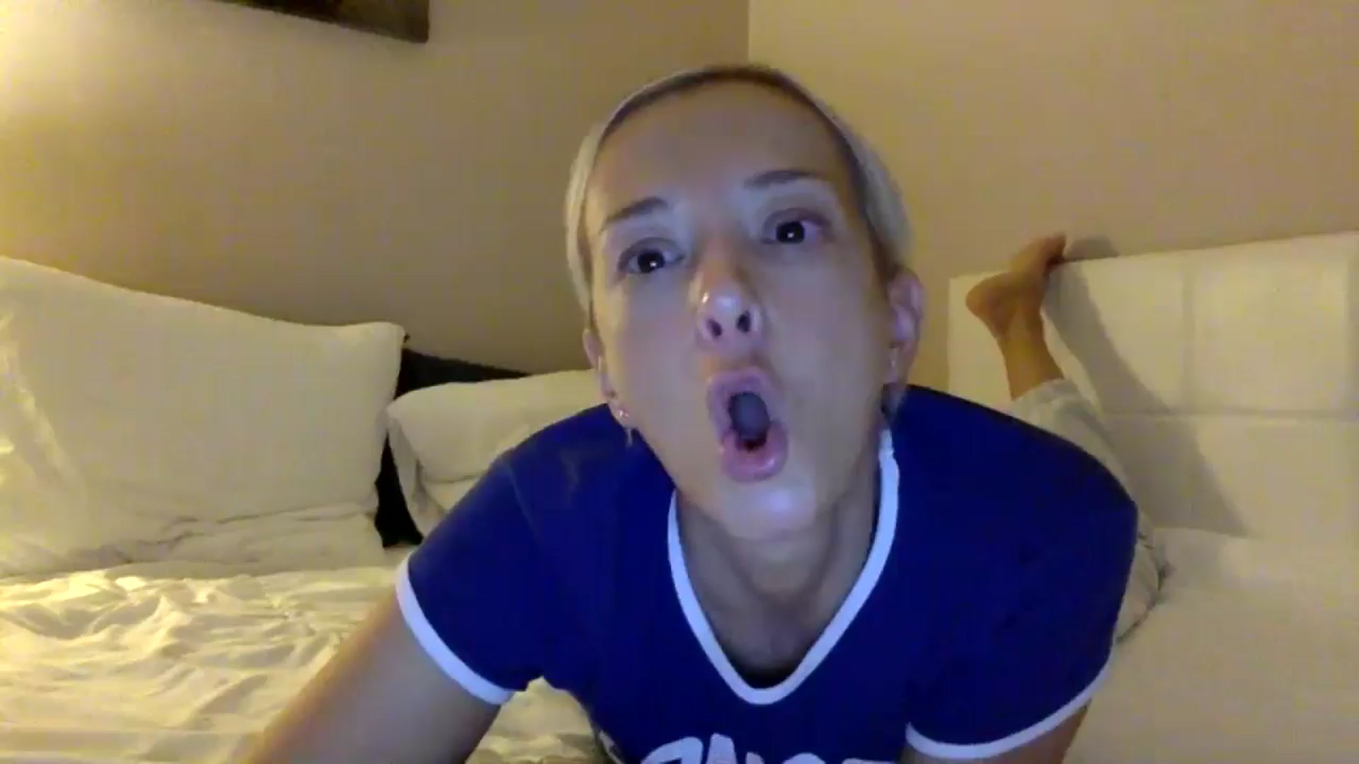 Gallery image thumbnail from Aimee_Angel's myfreecams stream on, 08/03/2024, 24:26 image 15 of 20