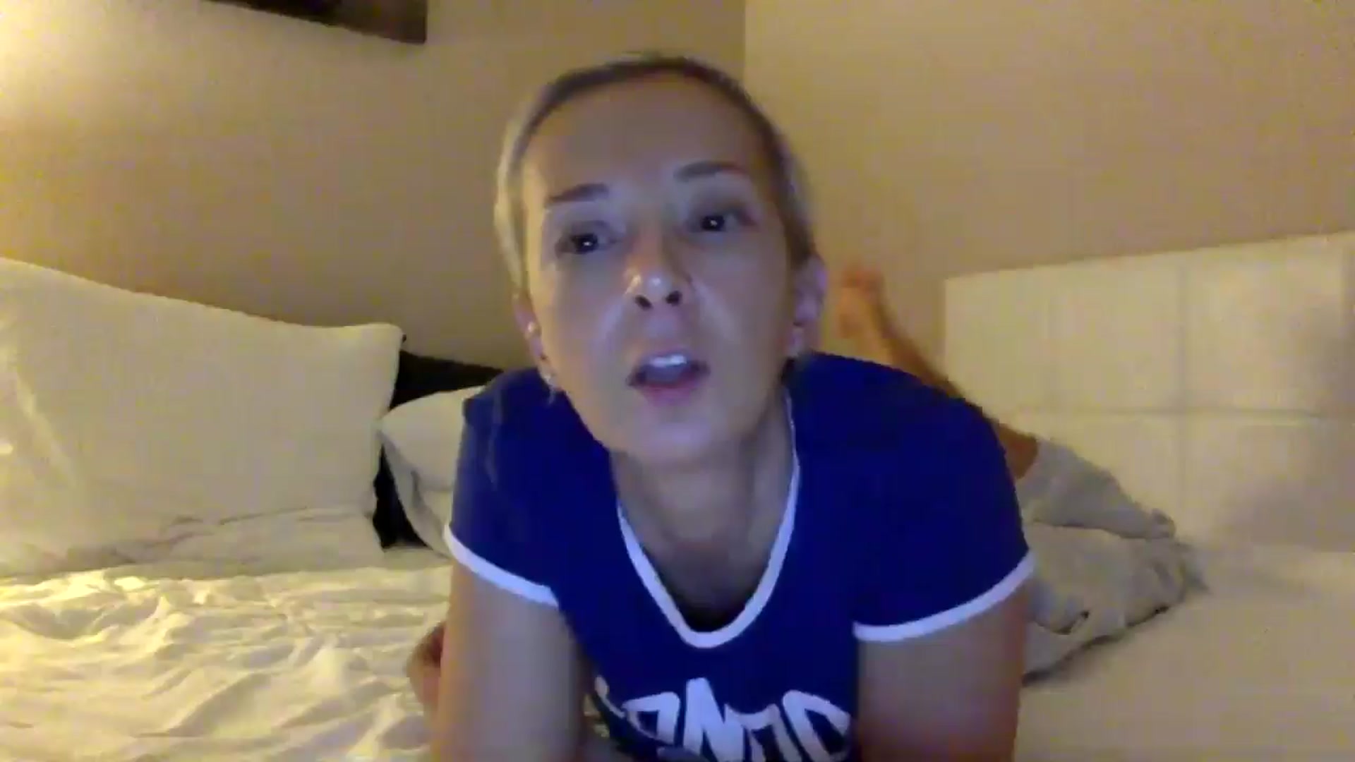 Gallery image thumbnail from Aimee_Angel's myfreecams stream on, 08/03/2024, 24:26 image 8 of 20