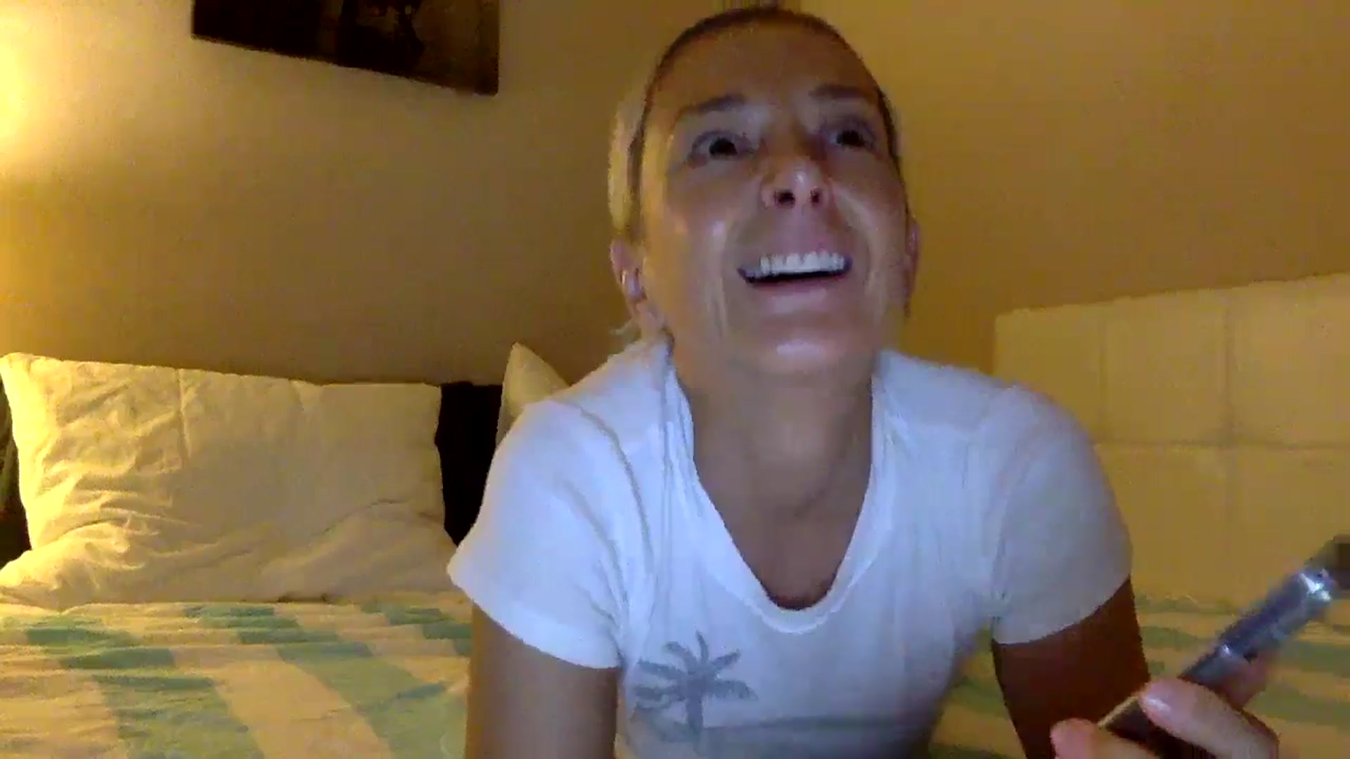 Gallery image thumbnail from Aimee_Angel's myfreecams stream on, 08/07/2024, 18:35 image 14 of 20