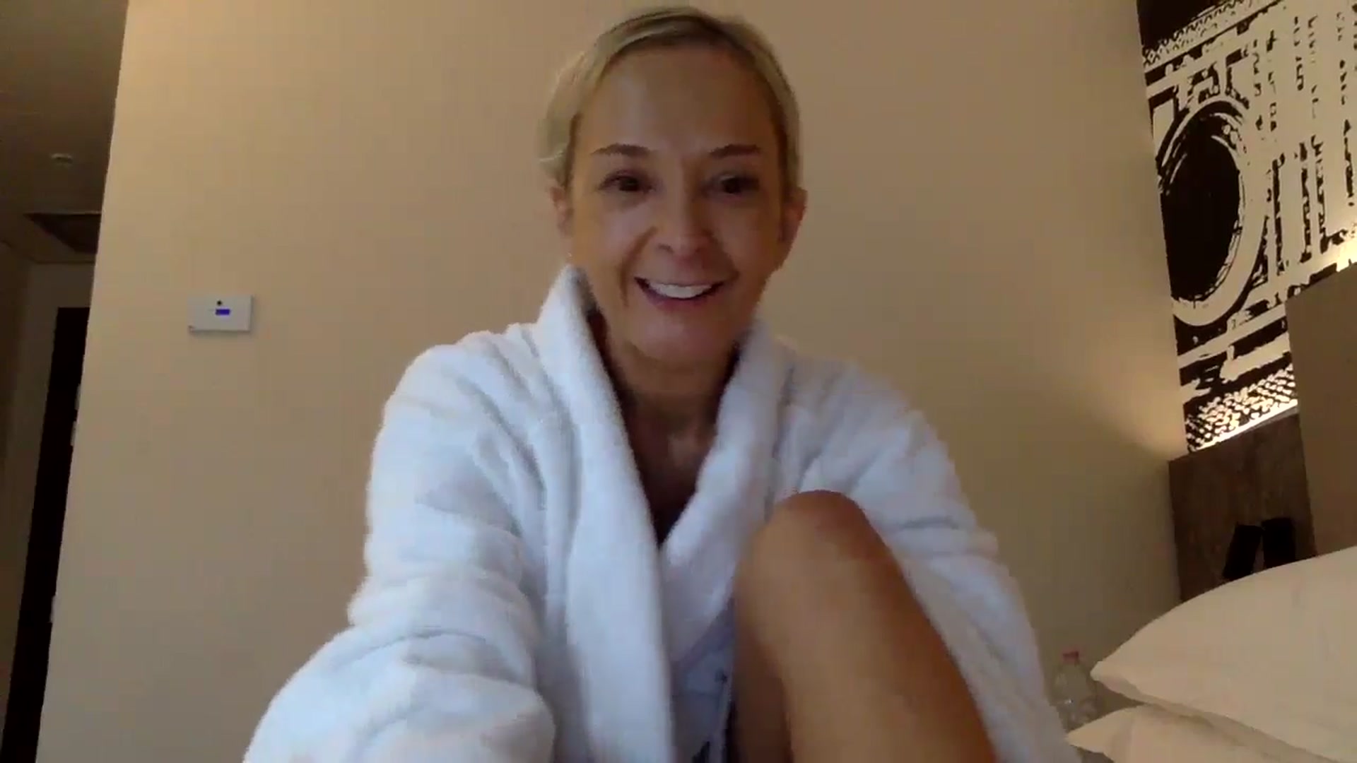 Gallery image thumbnail from Aimee_Angel's myfreecams stream on, 08/11/2024, 15:14 image 16 of 20