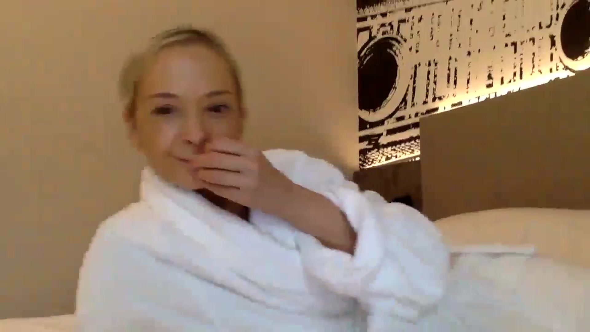 Gallery image thumbnail from Aimee_Angel's myfreecams stream on, 08/11/2024, 15:14 image 10 of 20