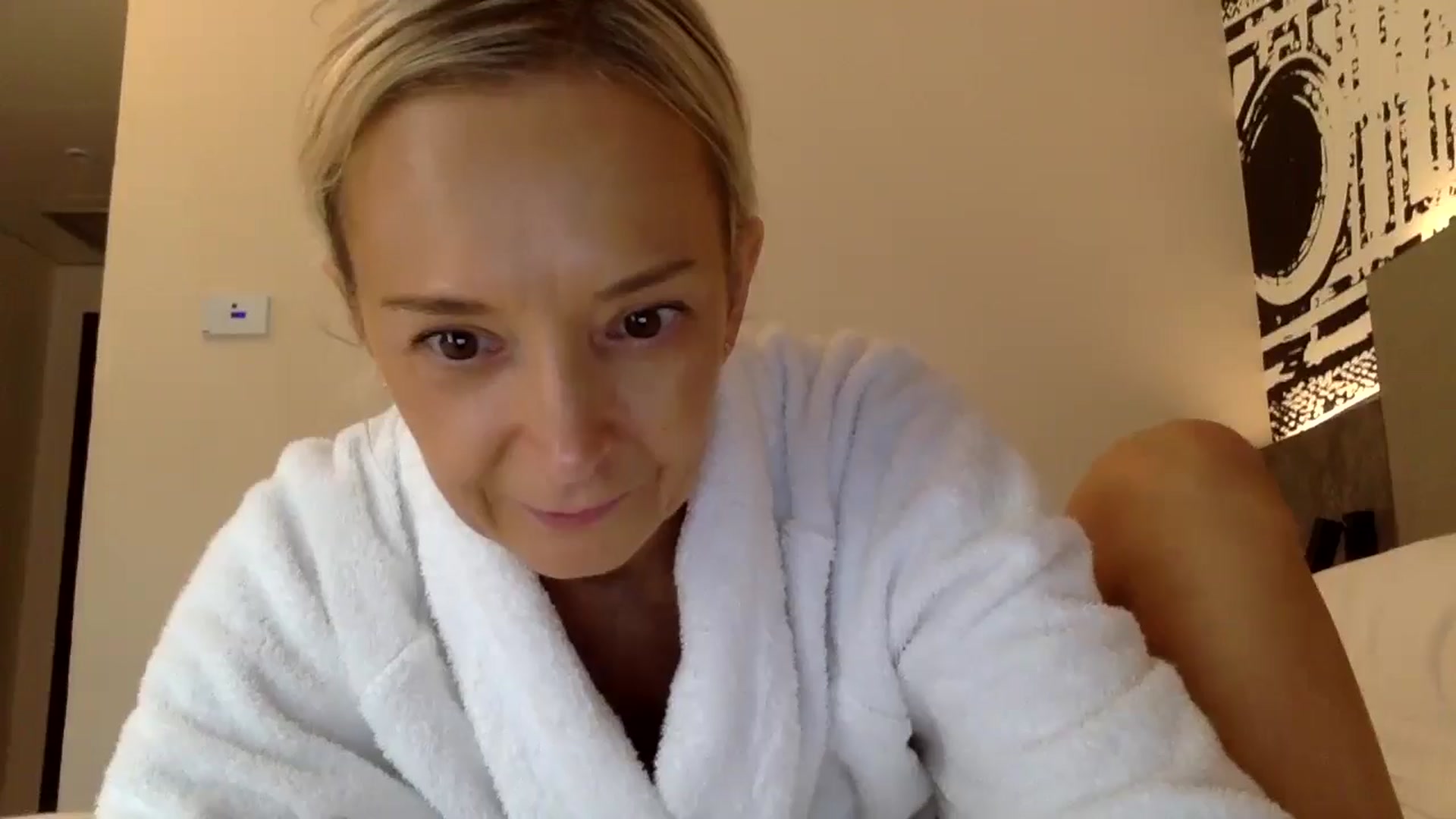 Gallery image thumbnail from Aimee_Angel's myfreecams stream on, 08/11/2024, 15:14 image 1 of 20