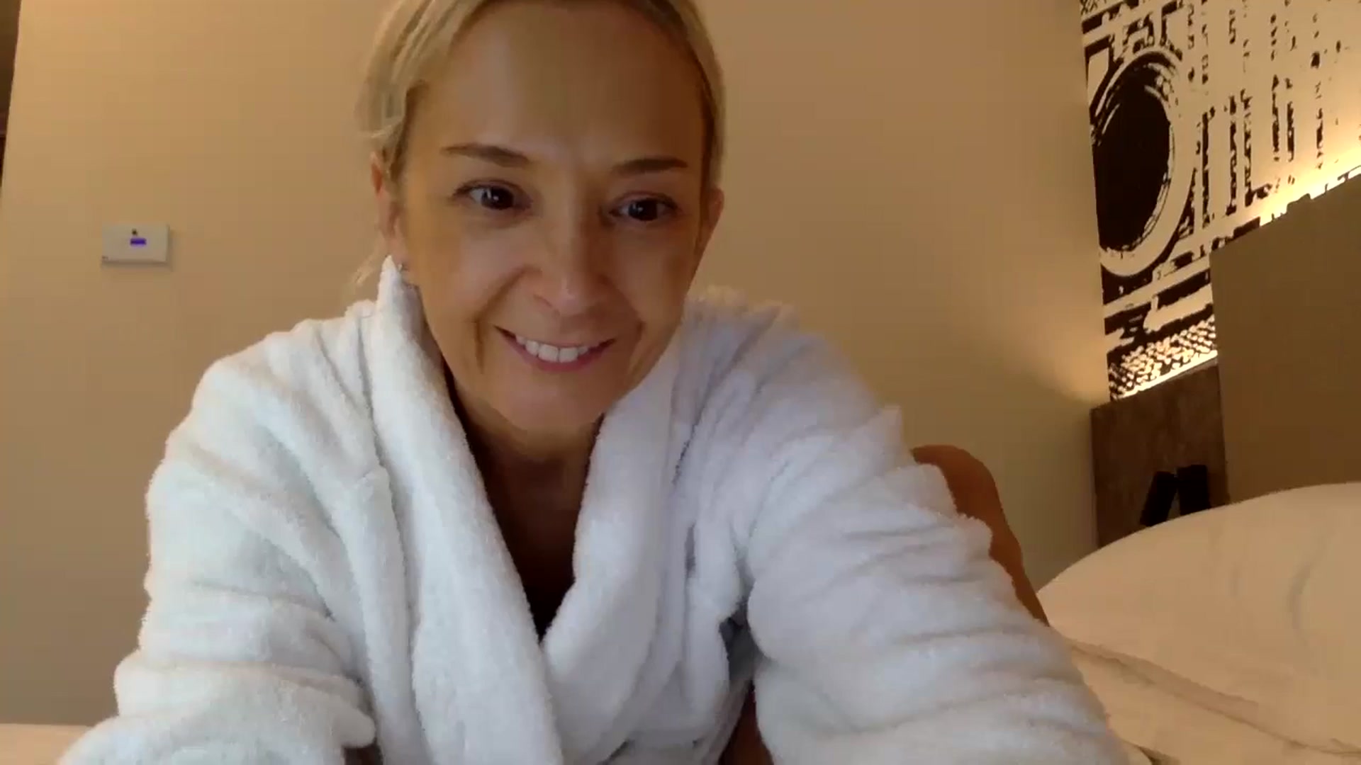 Gallery image thumbnail from Aimee_Angel's myfreecams stream on, 08/11/2024, 15:14 image 19 of 20