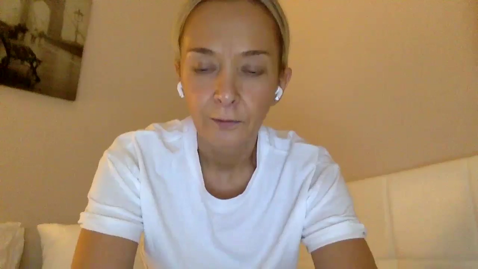 Gallery image thumbnail from Aimee_Angel's myfreecams stream on, 08/16/2024, 15:03 image 19 of 20