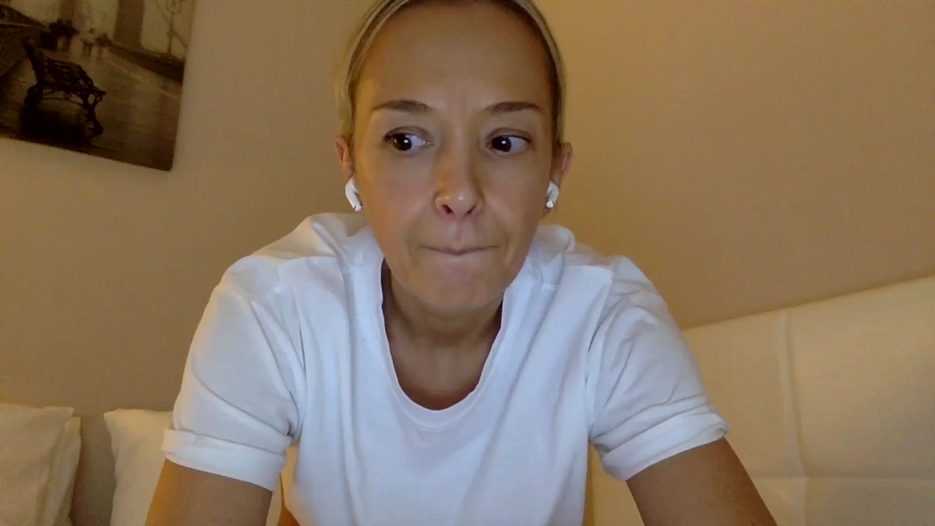 Gallery image thumbnail from Aimee_Angel's myfreecams stream on, 08/16/2024, 15:36 image 6 of 20