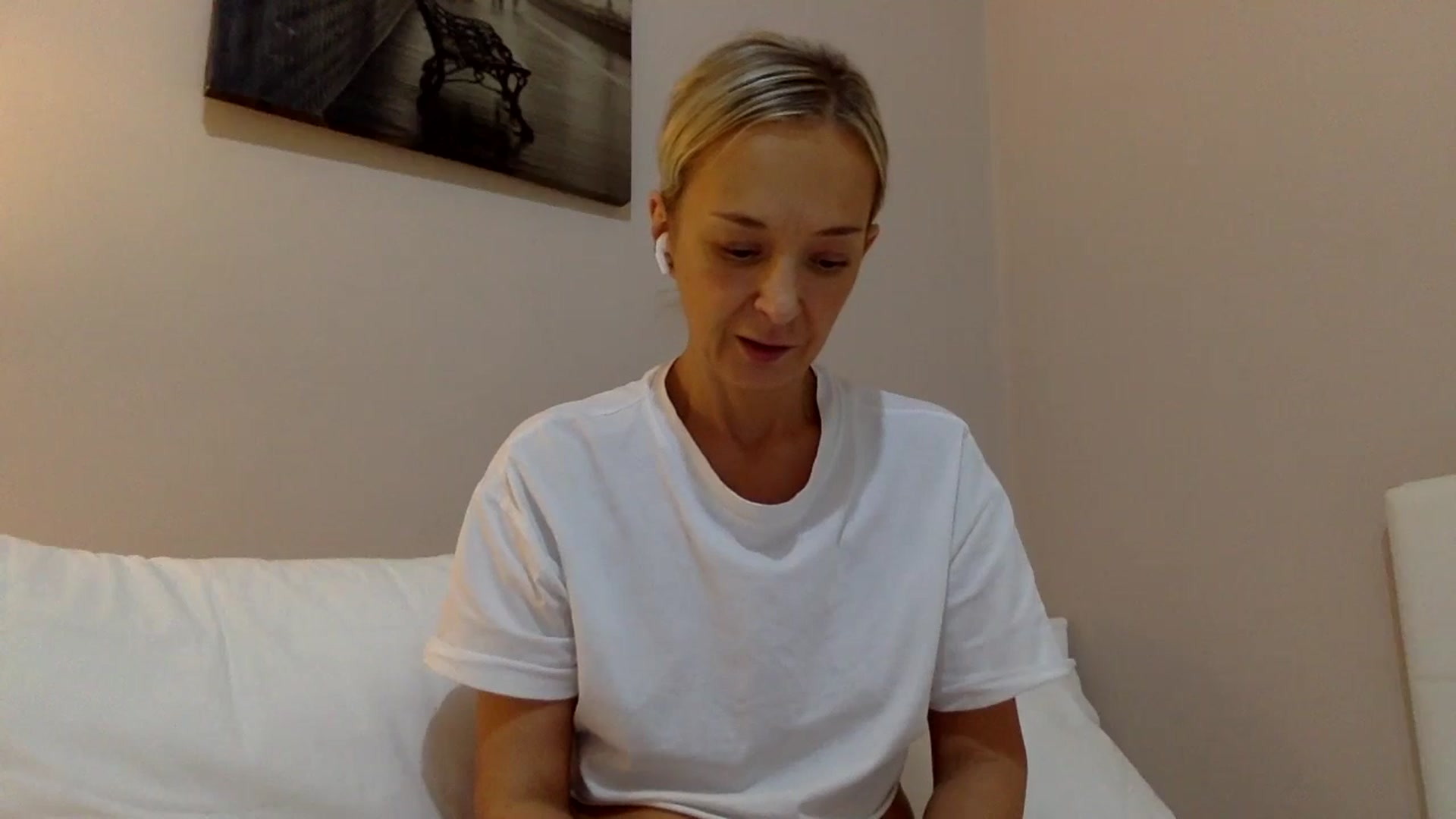 Gallery image thumbnail from Aimee_Angel's myfreecams stream on, 08/16/2024, 21:49 image 15 of 20