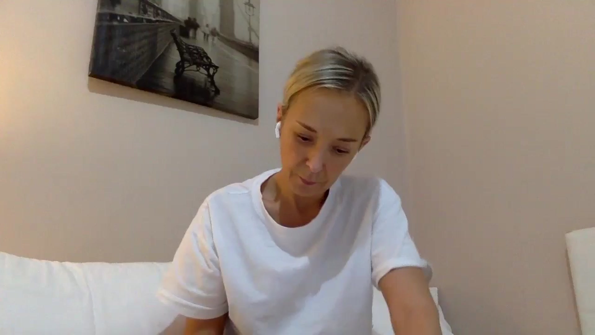 Gallery image thumbnail from Aimee_Angel's myfreecams stream on, 08/16/2024, 21:49 image 1 of 20