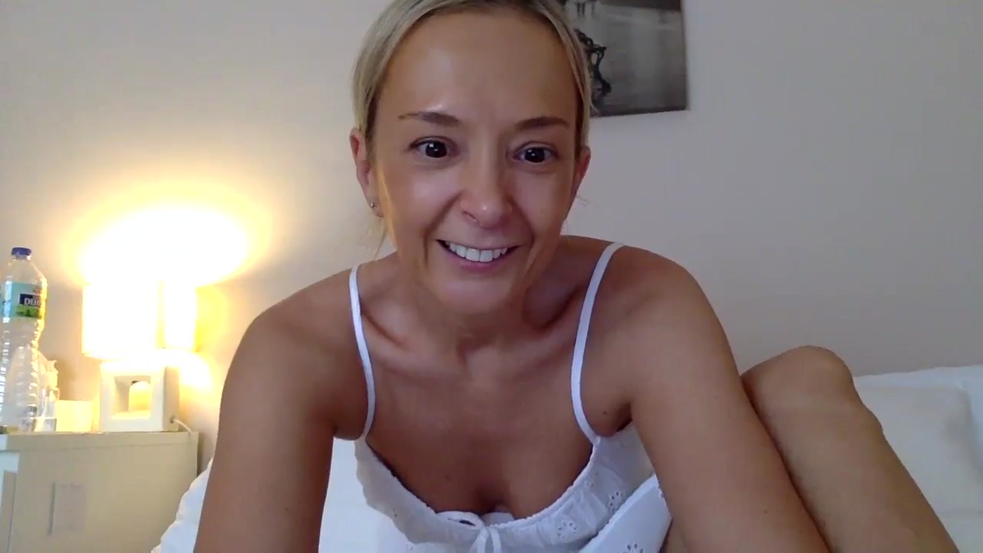 Gallery image thumbnail from Aimee_Angel's myfreecams stream on, 08/18/2024, 15:33 image 3 of 20