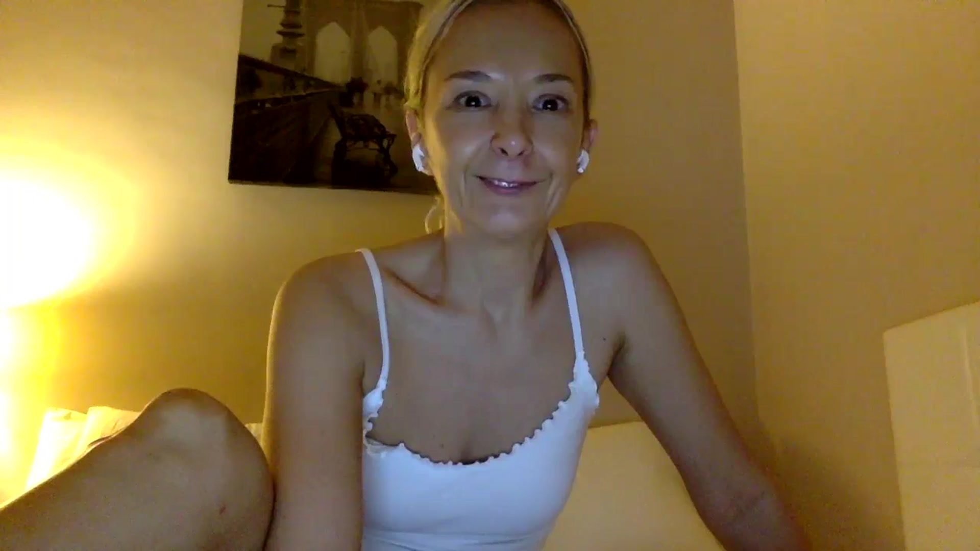Gallery image thumbnail from Aimee_Angel's myfreecams stream on, 08/20/2024, 22:29 image 7 of 20