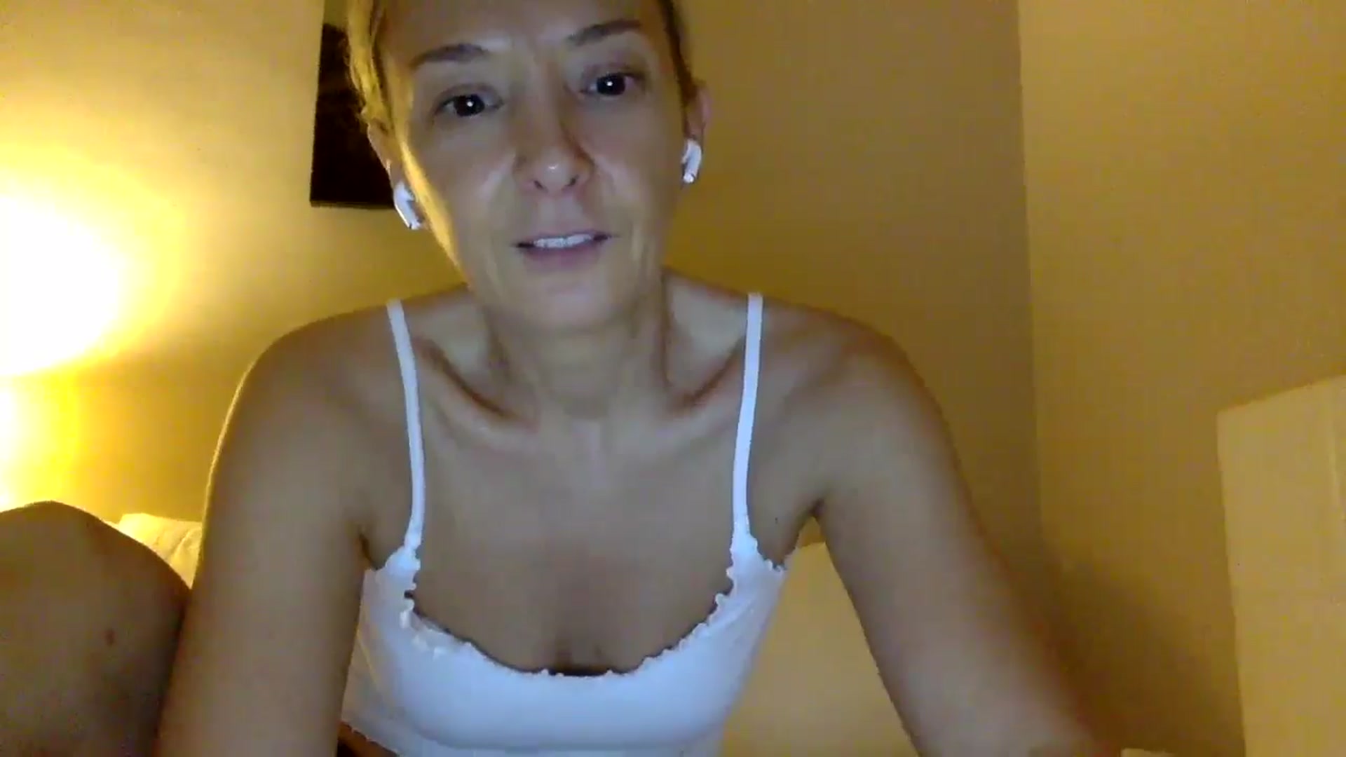 Gallery image thumbnail from Aimee_Angel's myfreecams stream on, 08/20/2024, 22:29 image 12 of 20