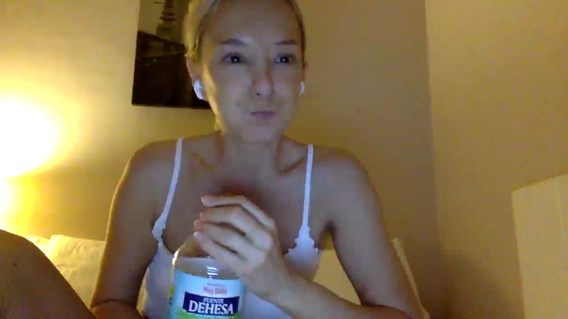 Gallery image thumbnail from Aimee_Angel's myfreecams stream on, 08/20/2024, 22:29 image 6 of 20