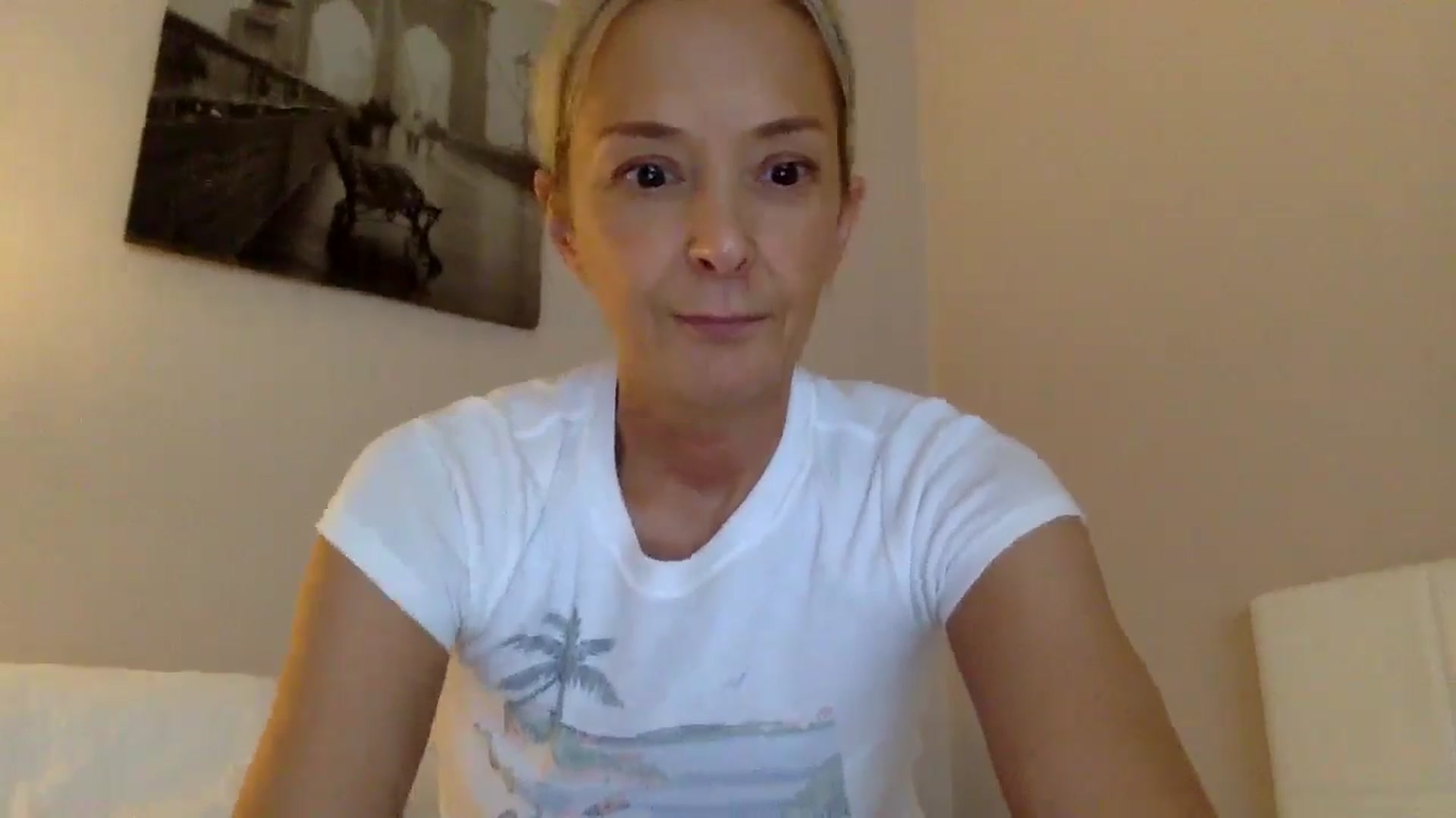 Gallery image thumbnail from Aimee_Angel's myfreecams stream on, 08/25/2024, 17:45 image 5 of 20