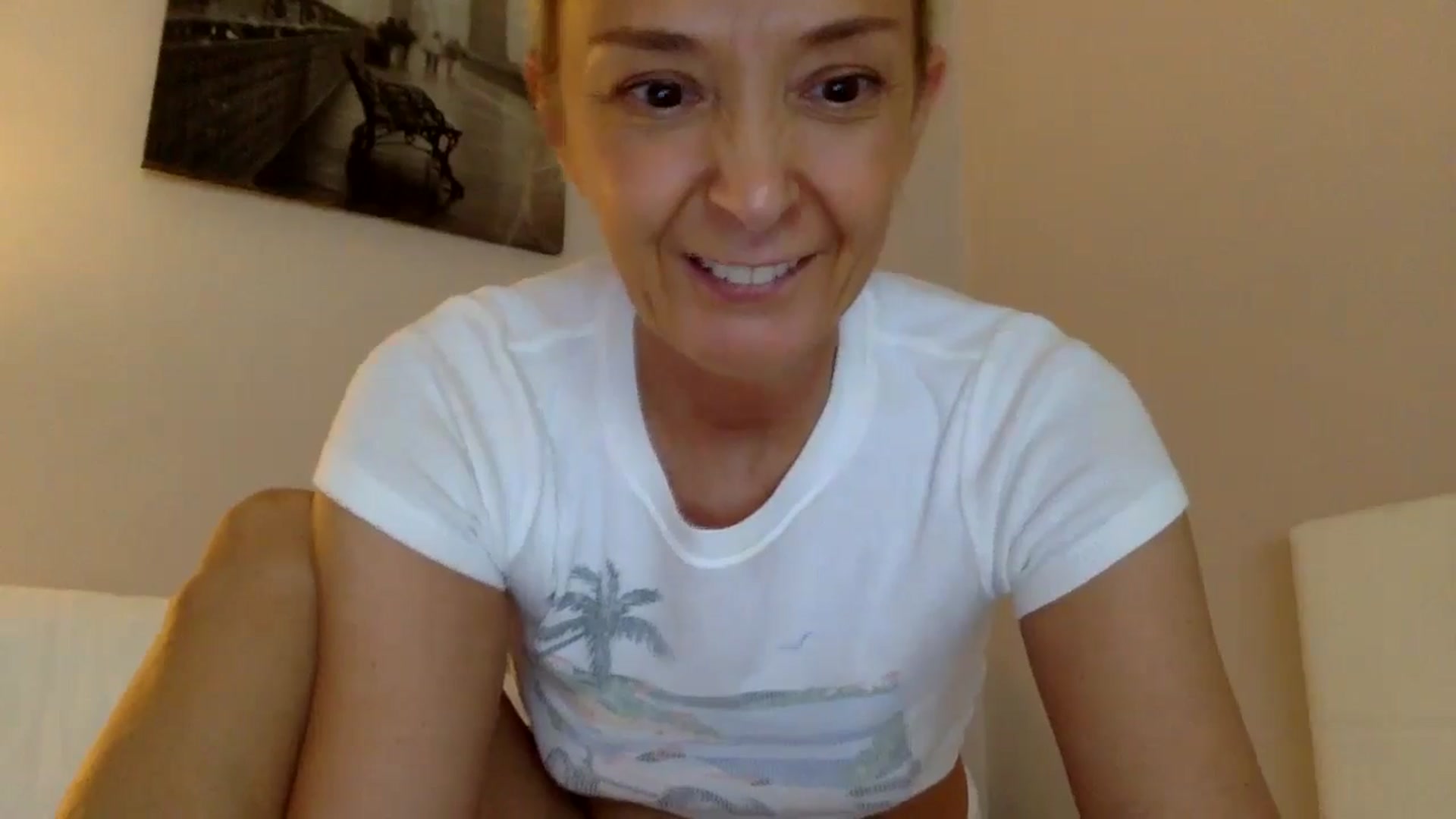 Gallery image thumbnail from Aimee_Angel's myfreecams stream on, 08/25/2024, 17:45 image 16 of 20
