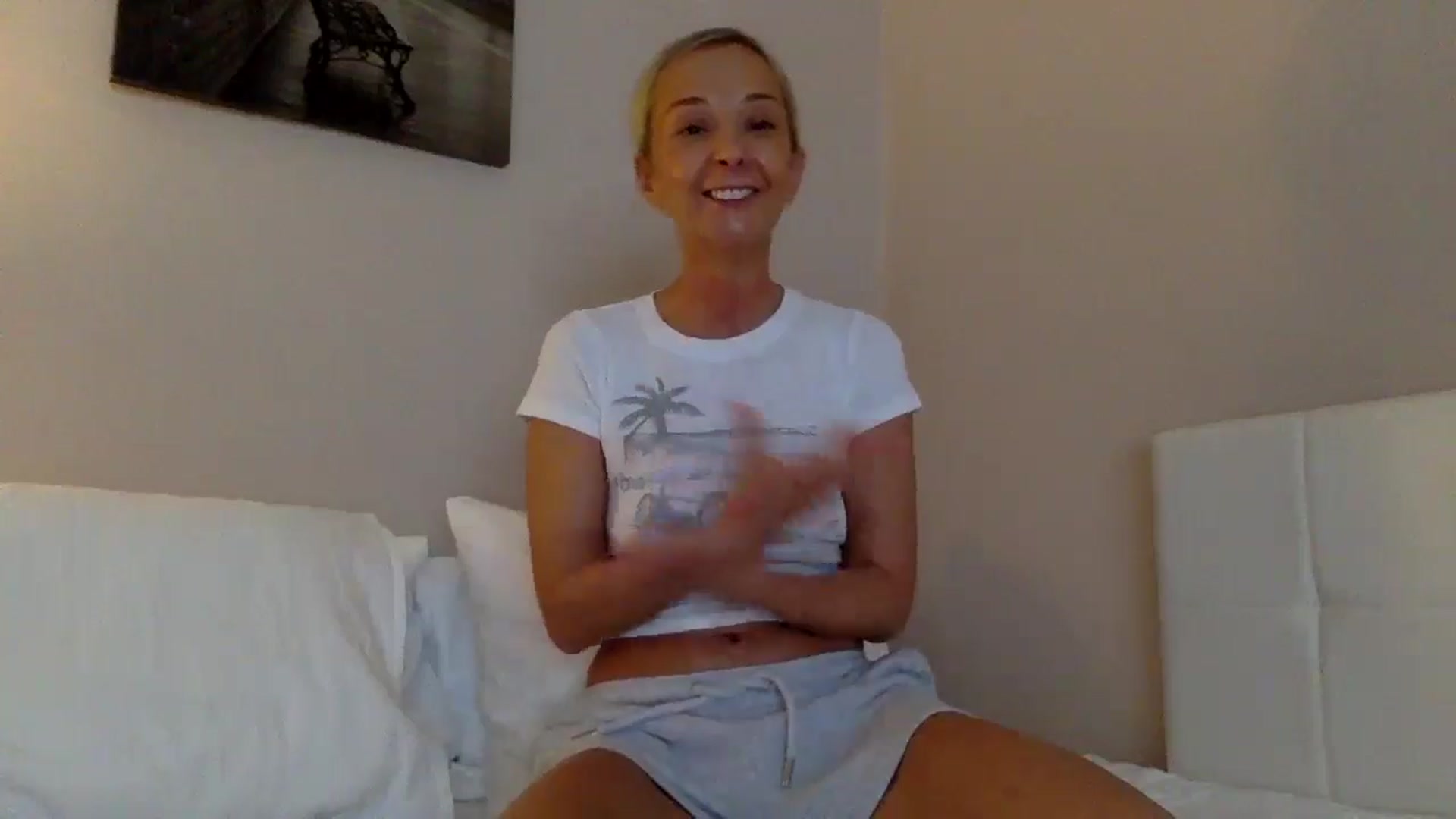 Gallery image thumbnail from Aimee_Angel's myfreecams stream on, 08/25/2024, 17:45 image 19 of 20