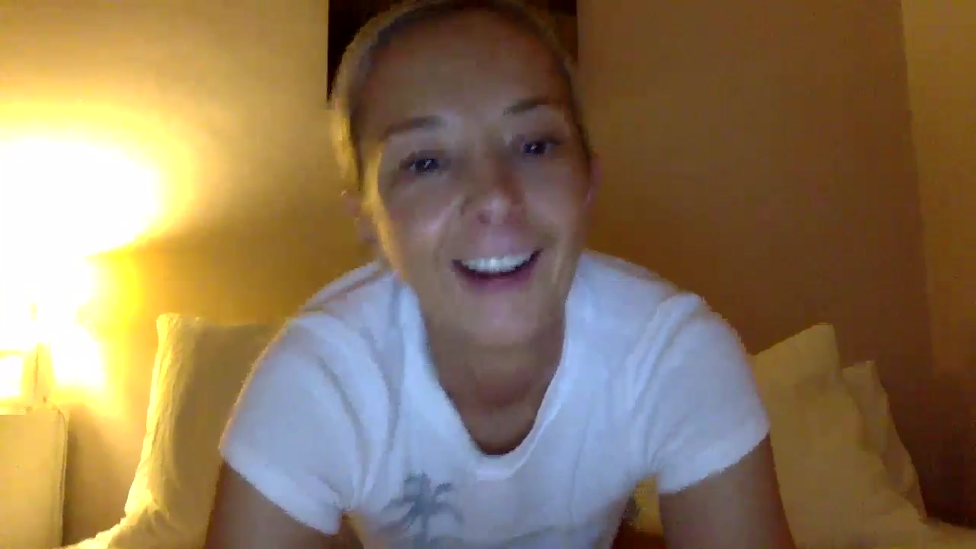 Gallery image thumbnail from Aimee_Angel's myfreecams stream on, 08/25/2024, 21:21 image 18 of 20