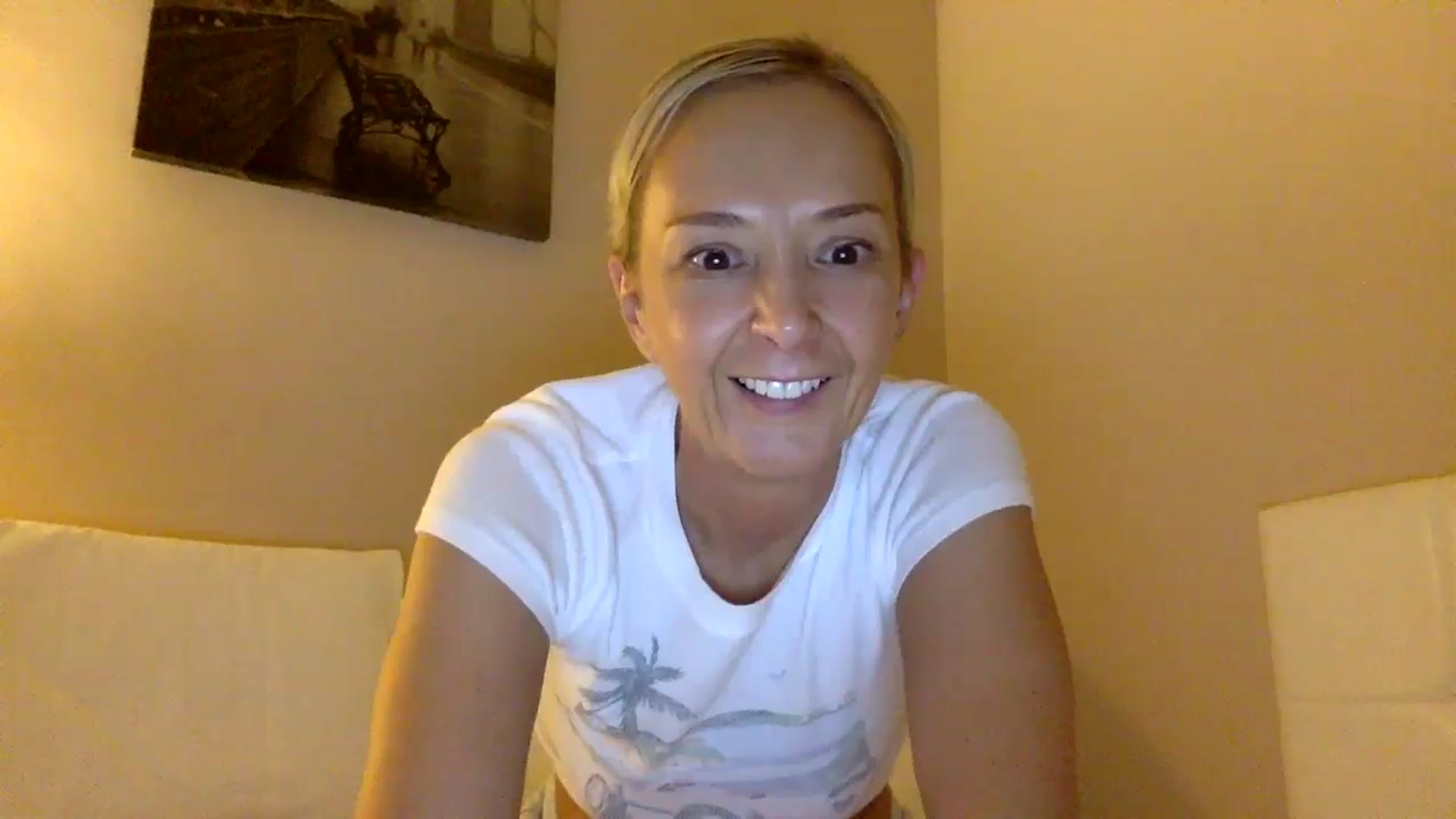 Gallery image thumbnail from Aimee_Angel's myfreecams stream on, 08/25/2024, 21:21 image 8 of 20