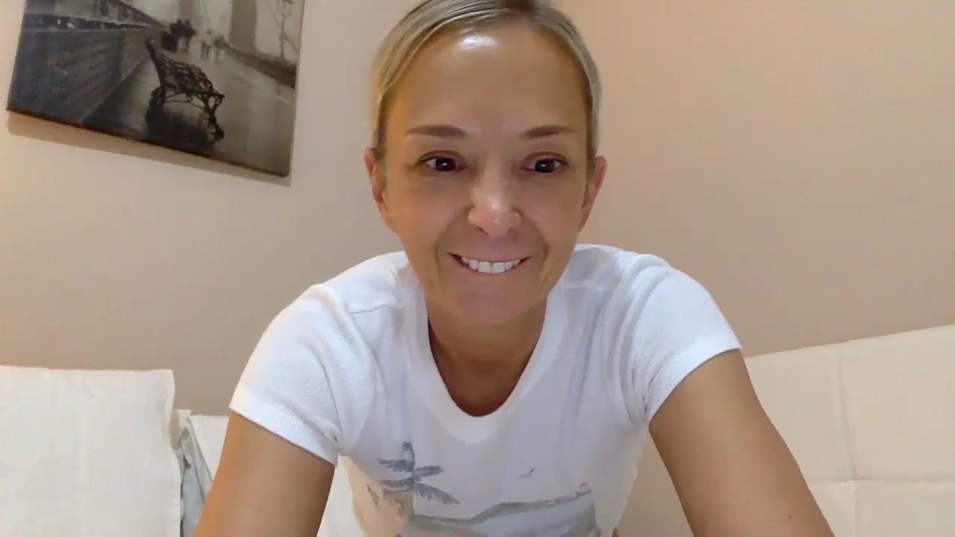 Gallery image thumbnail from Aimee_Angel's myfreecams stream on, 08/25/2024, 21:48 image 11 of 20