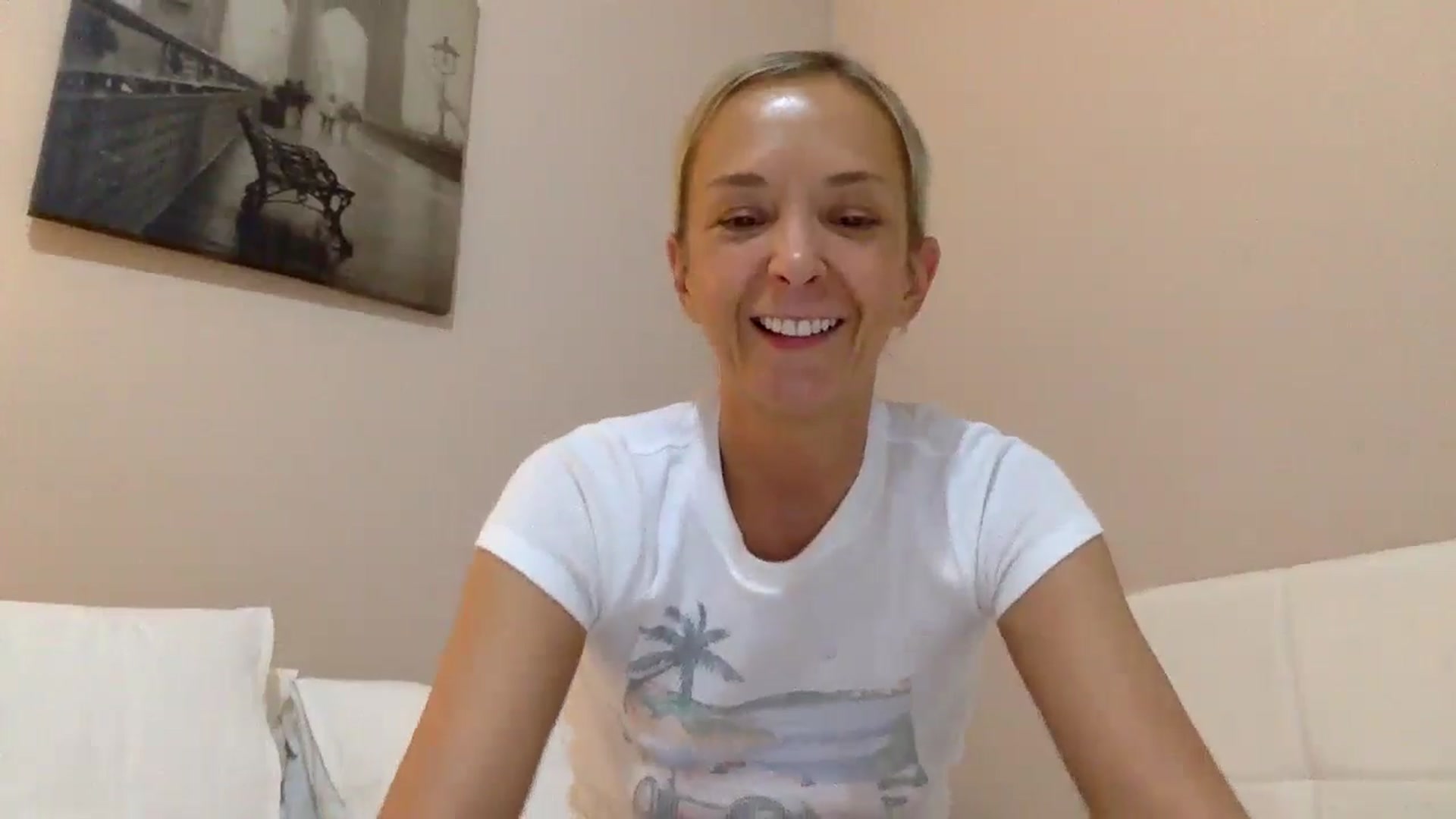 Gallery image thumbnail from Aimee_Angel's myfreecams stream on, 08/25/2024, 21:48 image 8 of 20