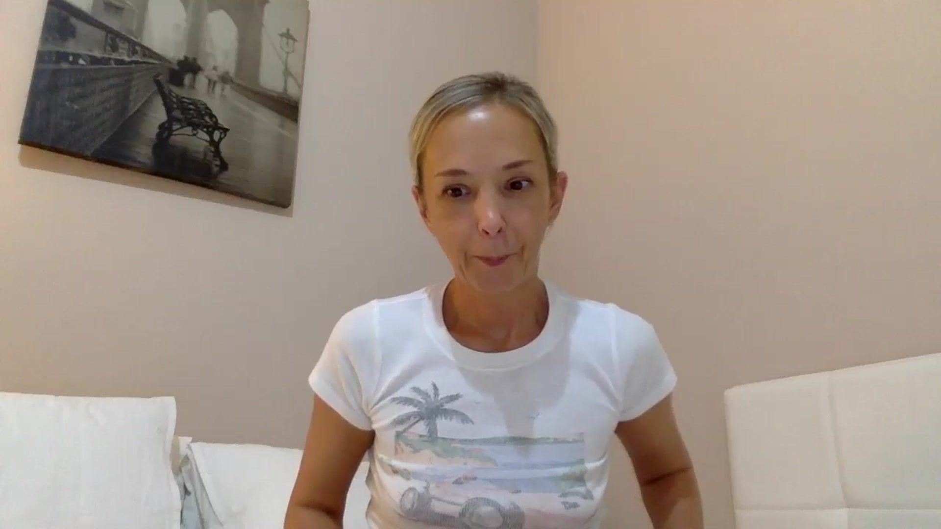 Gallery image thumbnail from Aimee_Angel's myfreecams stream on, 08/25/2024, 21:48 image 9 of 20