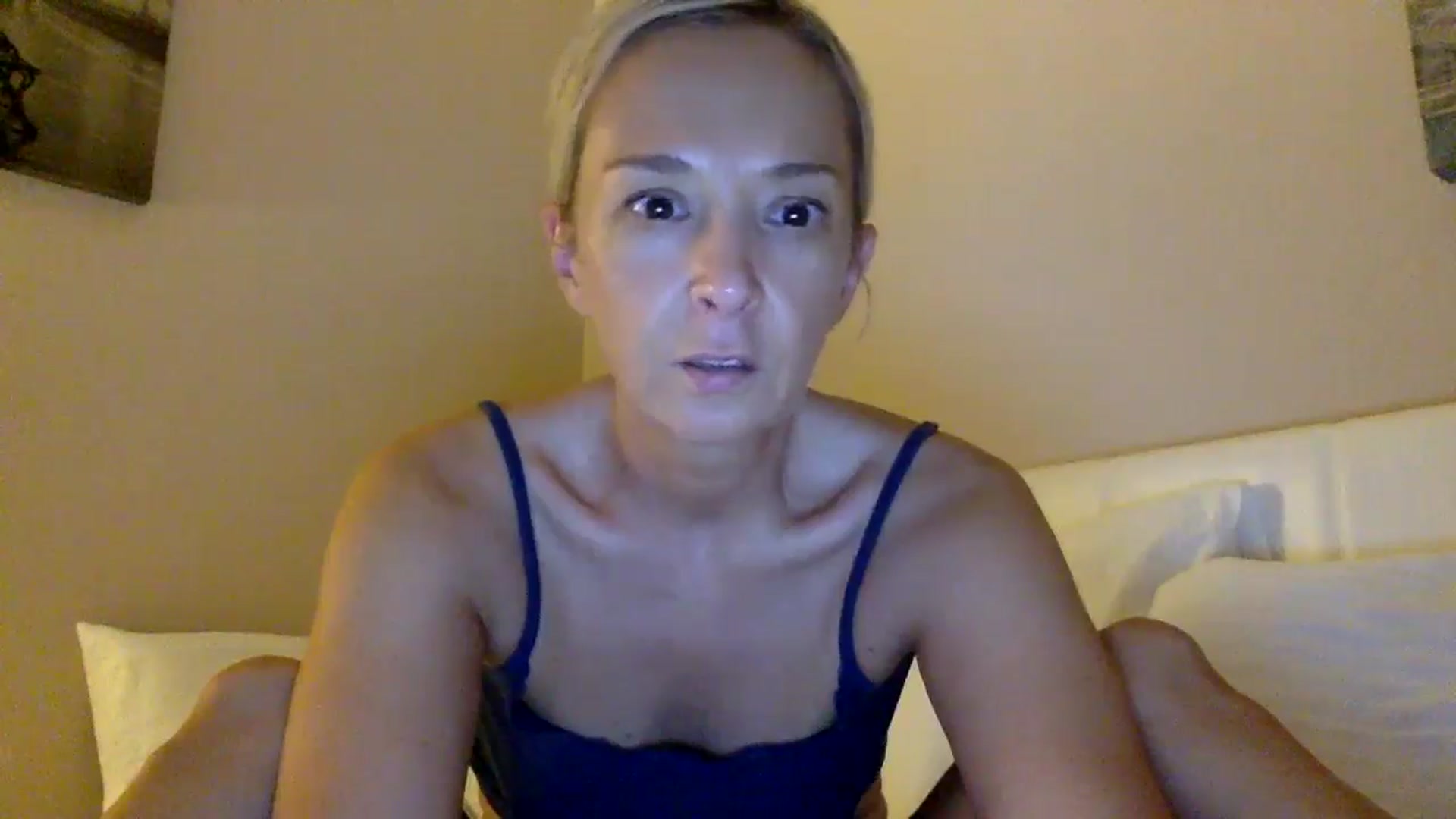 Gallery image thumbnail from Aimee_Angel's myfreecams stream on, 08/27/2024, 21:21 image 19 of 20