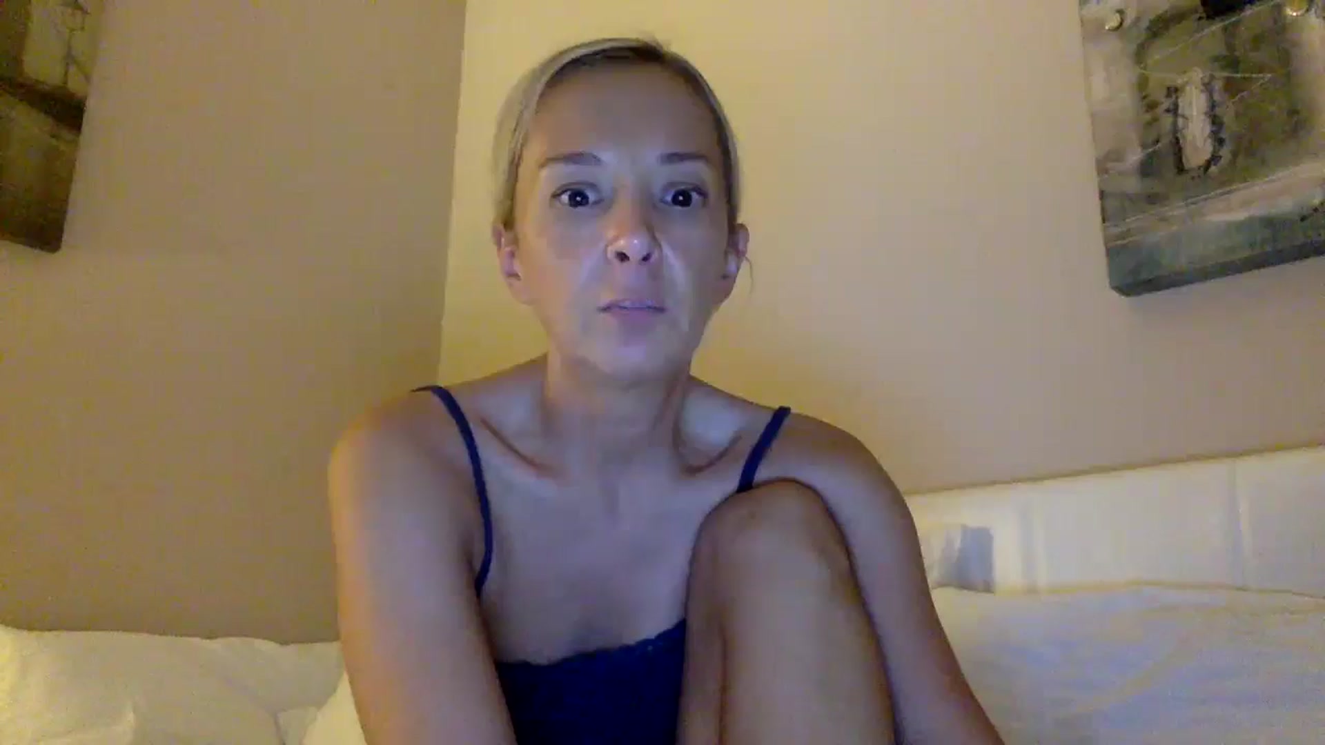 Gallery image thumbnail from Aimee_Angel's myfreecams stream on, 08/27/2024, 21:21 image 4 of 20
