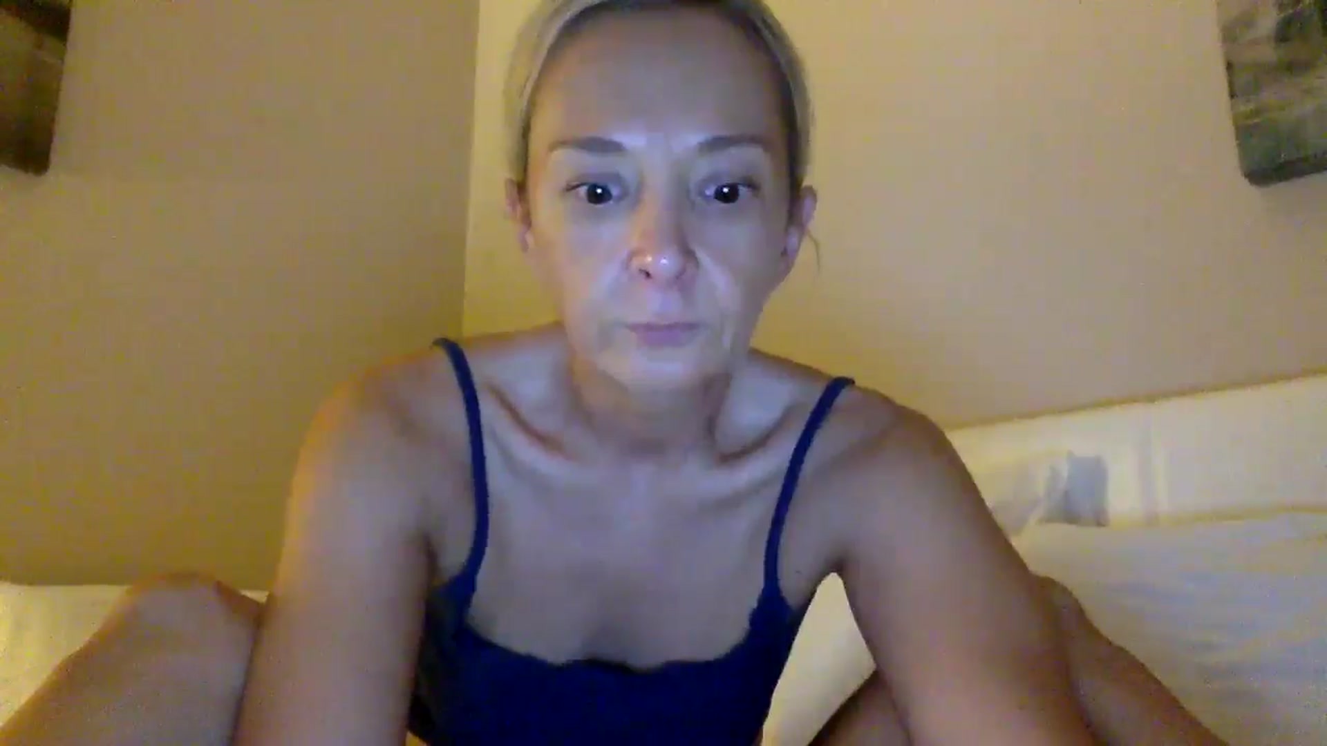 Gallery image thumbnail from Aimee_Angel's myfreecams stream on, 08/27/2024, 21:21 image 8 of 20