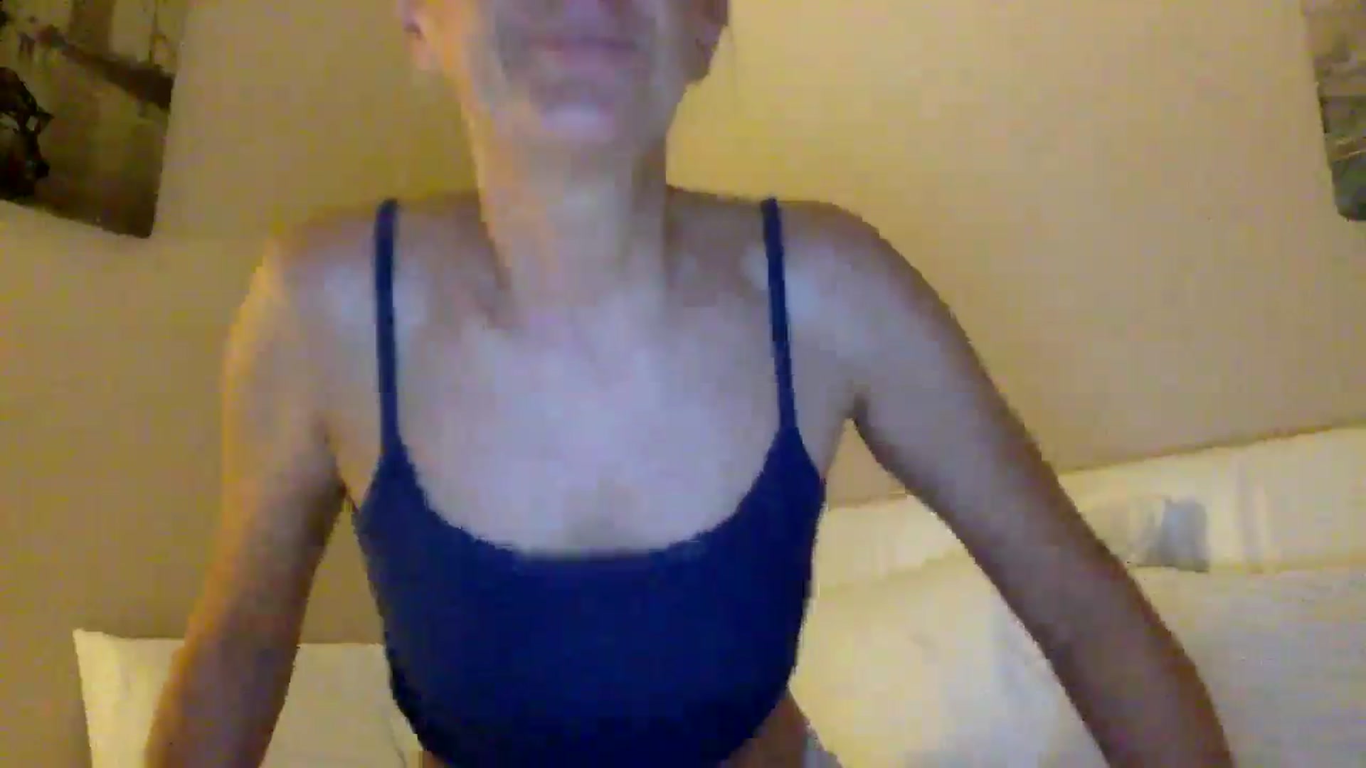 Gallery image thumbnail from Aimee_Angel's myfreecams stream on, 08/27/2024, 21:21 image 20 of 20
