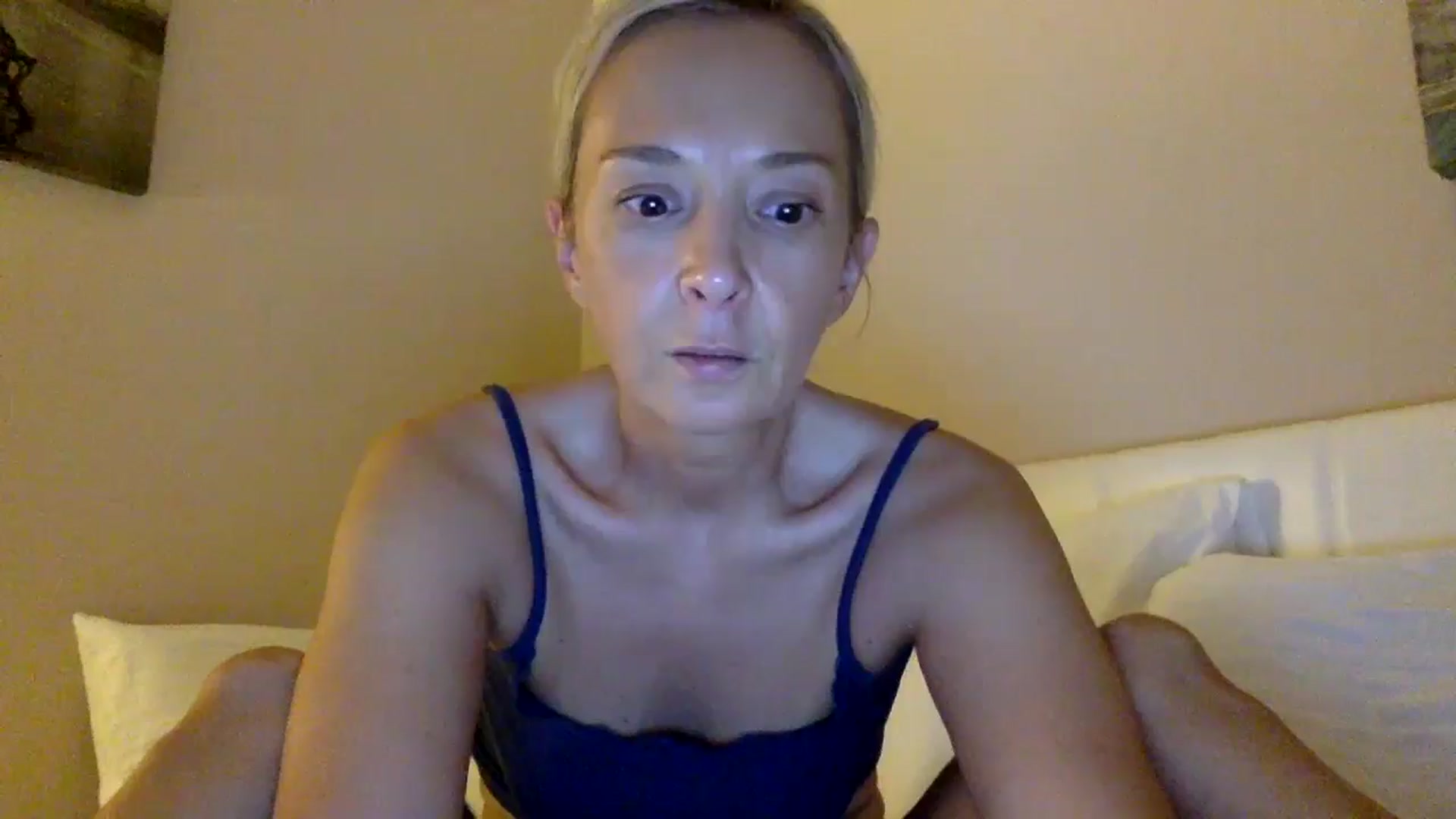 Gallery image thumbnail from Aimee_Angel's myfreecams stream on, 08/27/2024, 21:21 image 17 of 20