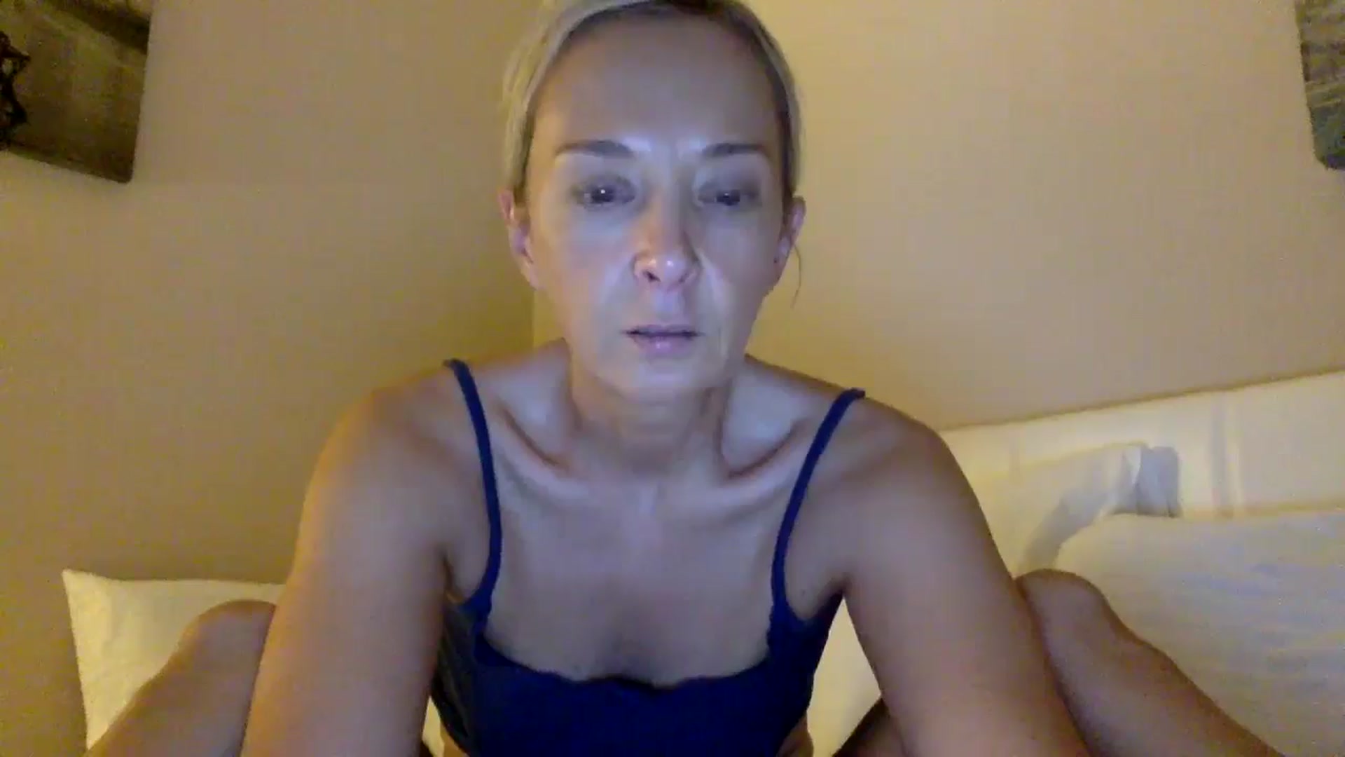 Gallery image thumbnail from Aimee_Angel's myfreecams stream on, 08/27/2024, 21:21 image 15 of 20