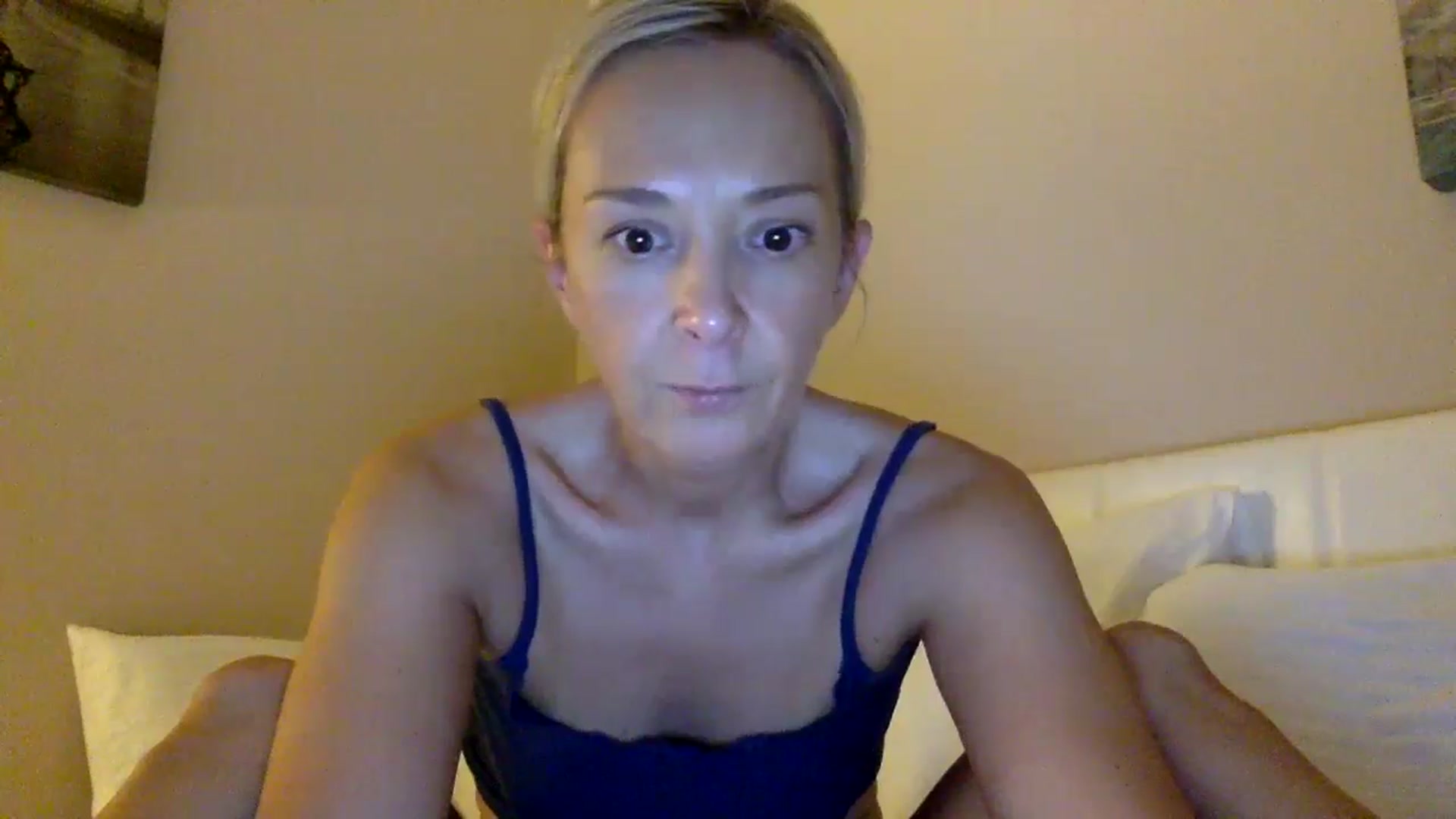 Gallery image thumbnail from Aimee_Angel's myfreecams stream on, 08/27/2024, 21:21 image 12 of 20