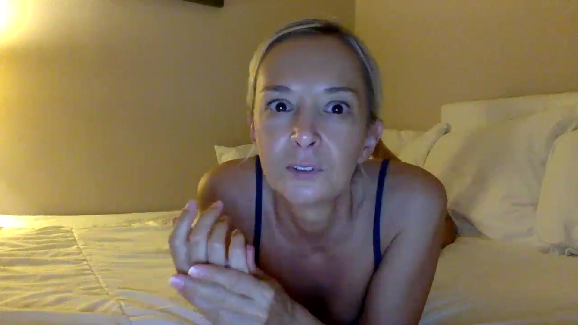 Gallery image thumbnail from Aimee_Angel's myfreecams stream on, 08/27/2024, 21:41 image 14 of 20