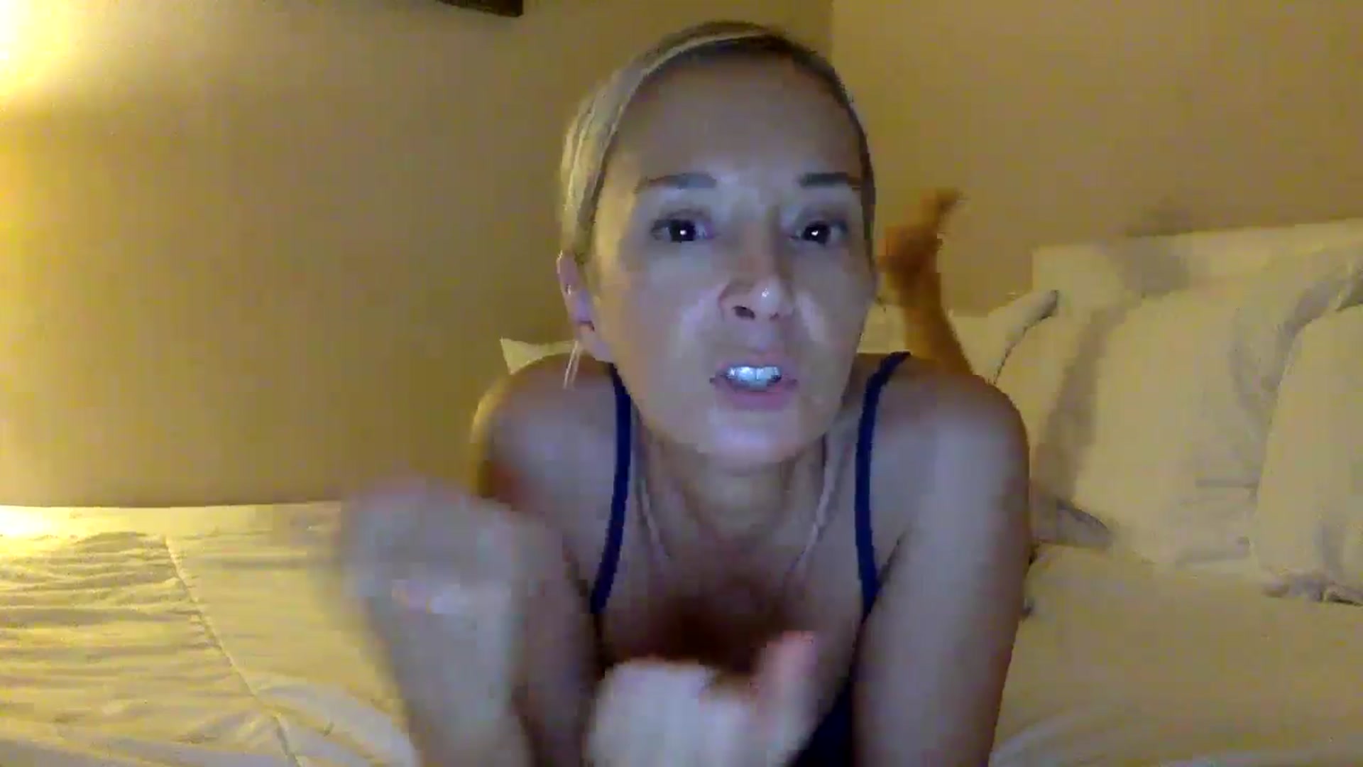 Gallery image thumbnail from Aimee_Angel's myfreecams stream on, 08/27/2024, 21:41 image 6 of 20