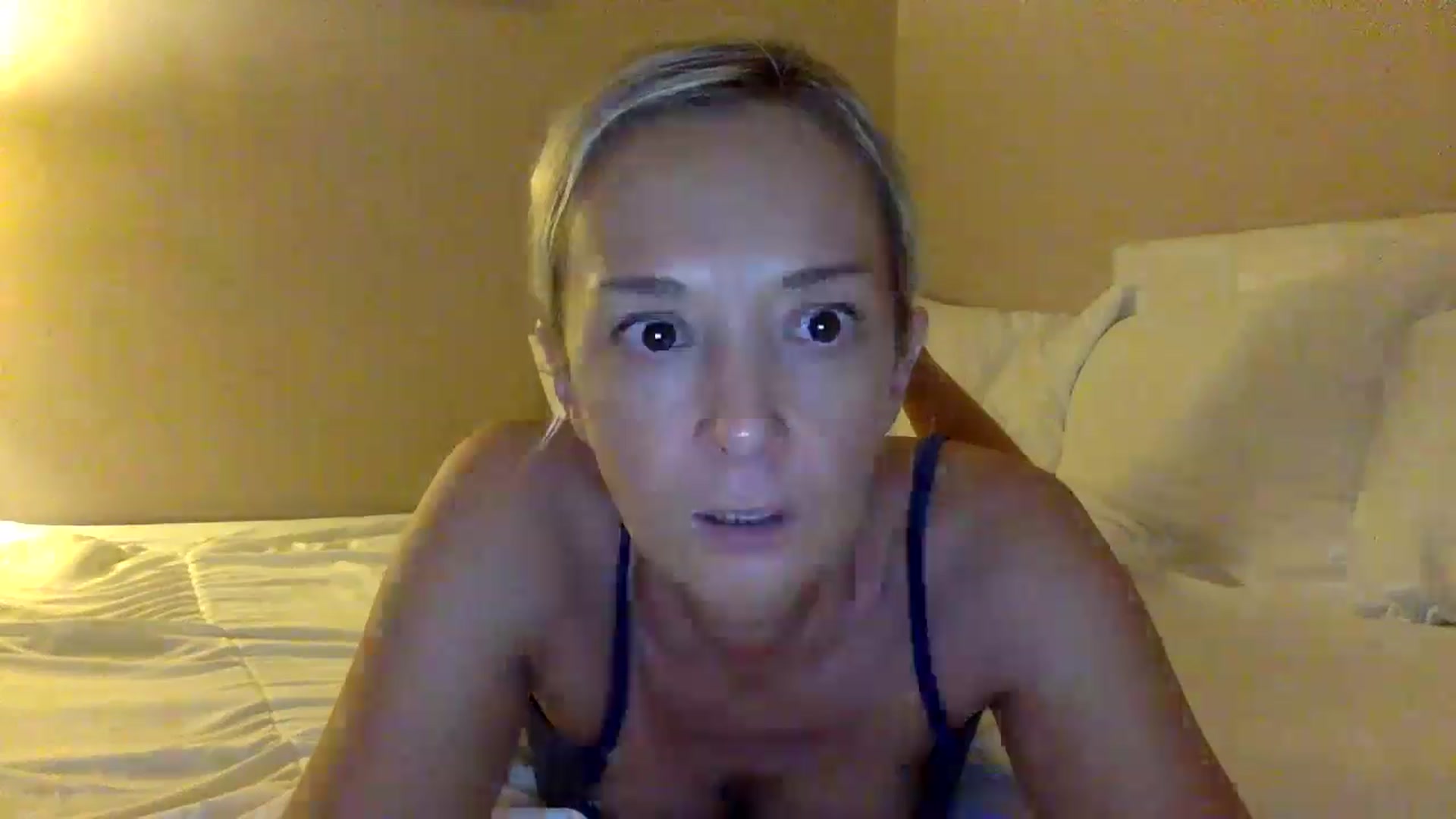 Gallery image thumbnail from Aimee_Angel's myfreecams stream on, 08/27/2024, 21:41 image 20 of 20